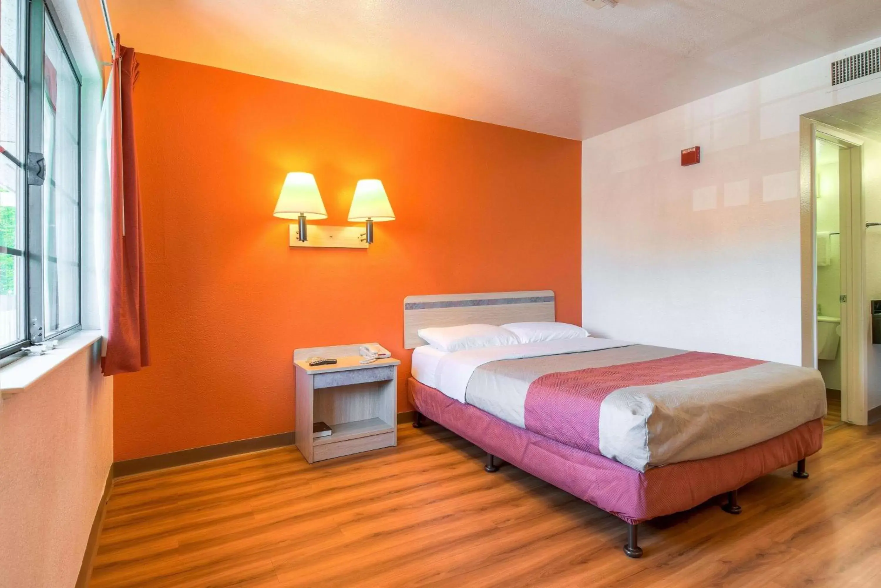 Bedroom, Bed in Motel 6-Pomona, CA - Los Angeles