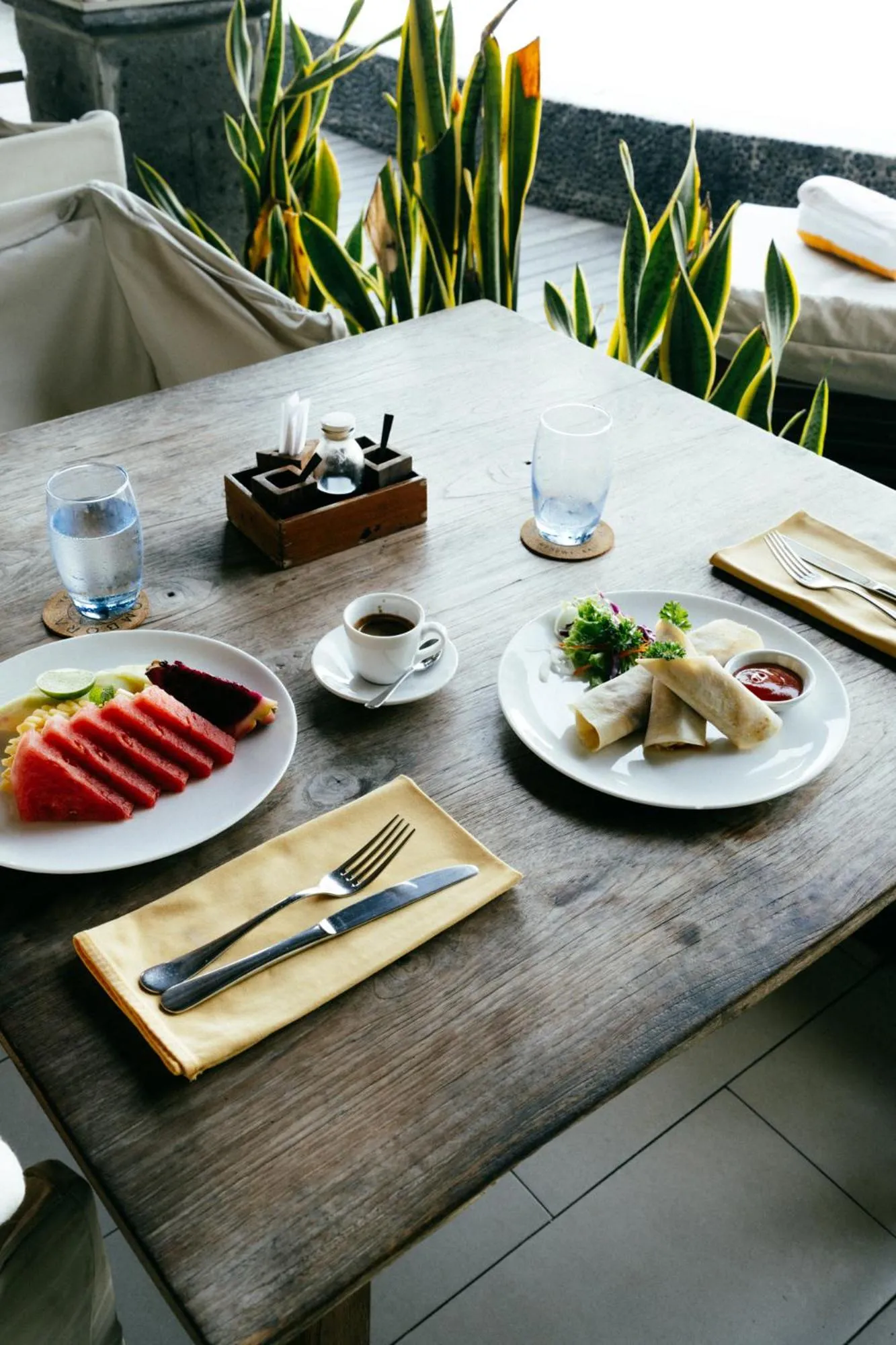 Food and drinks in Bombora Medewi