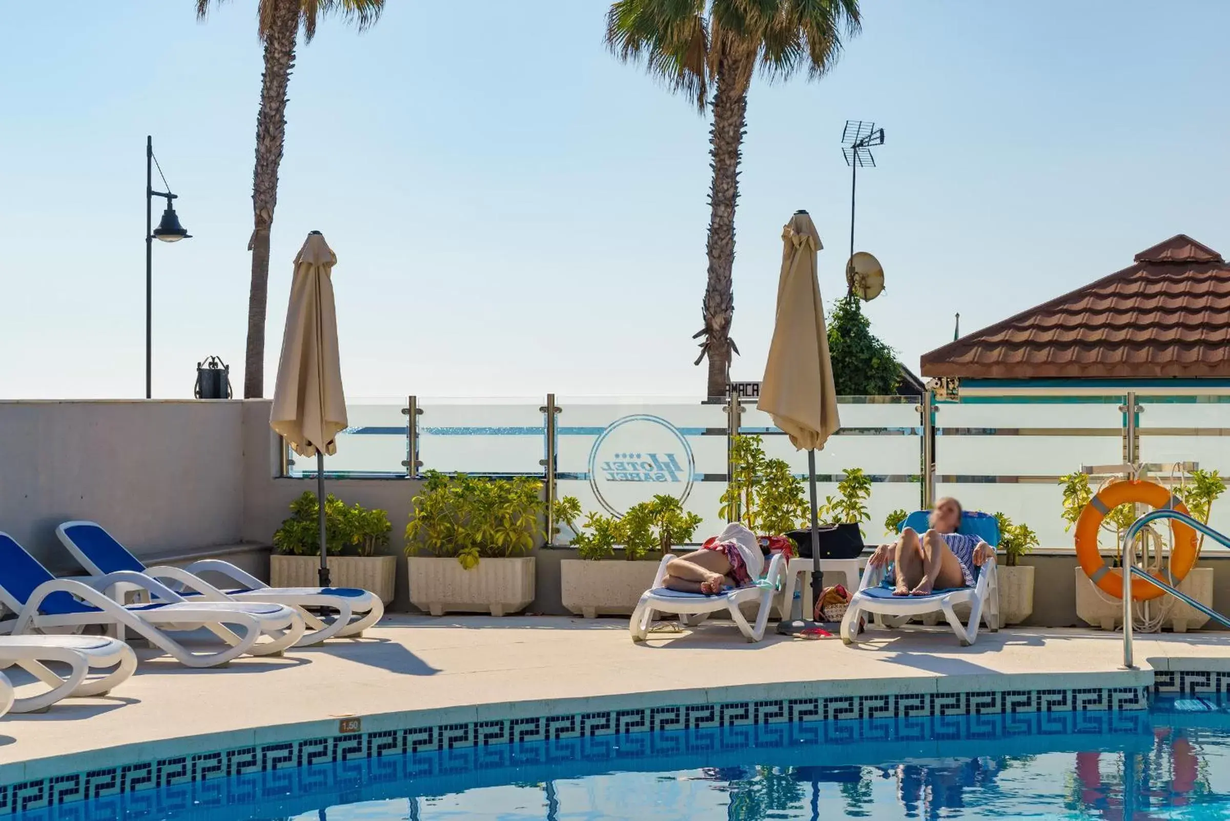 Swimming Pool in Hotel Isabel