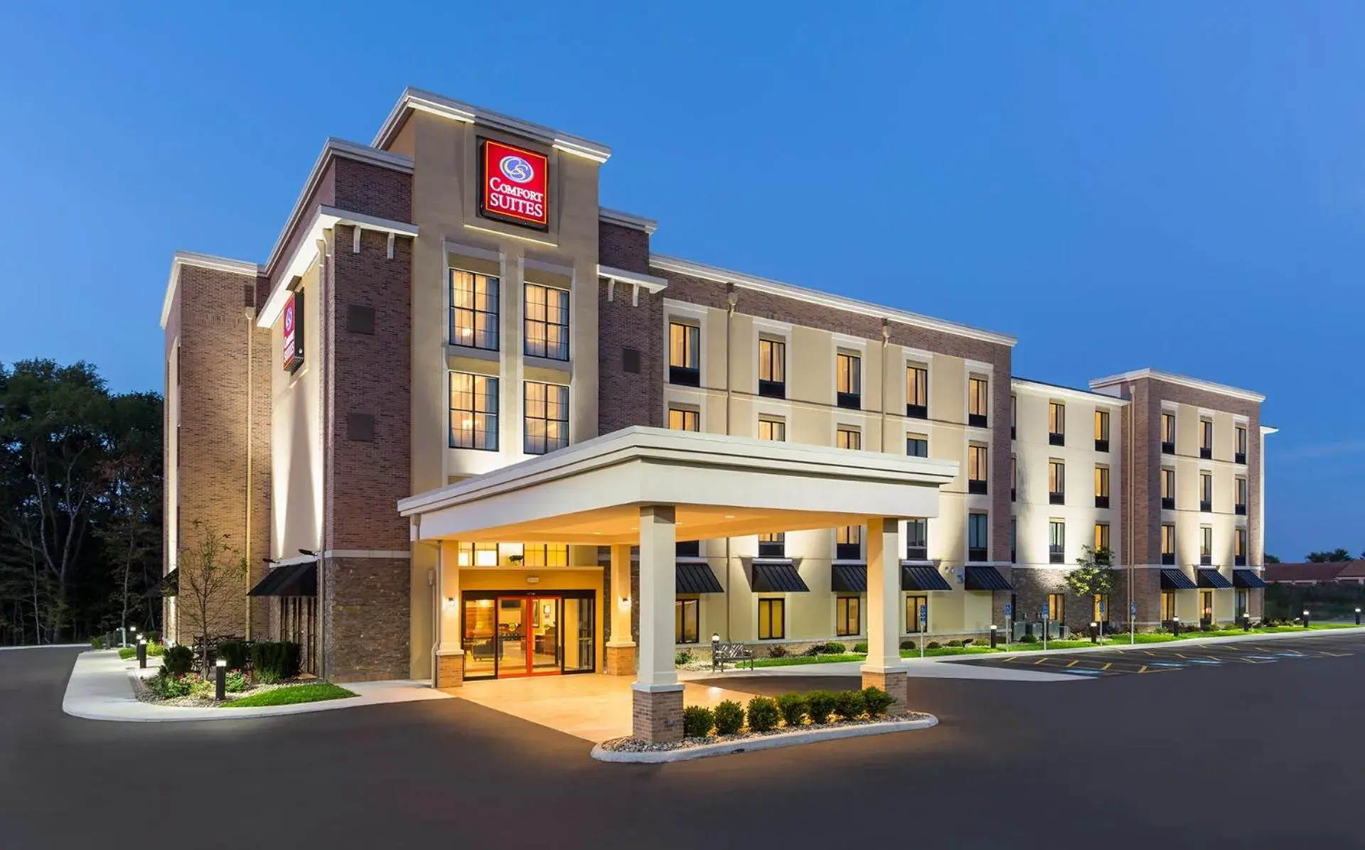 Facade/entrance in Comfort Suites Hartville-North Canton Facade/entrance in Comfort Suites Hartville-North Canton
