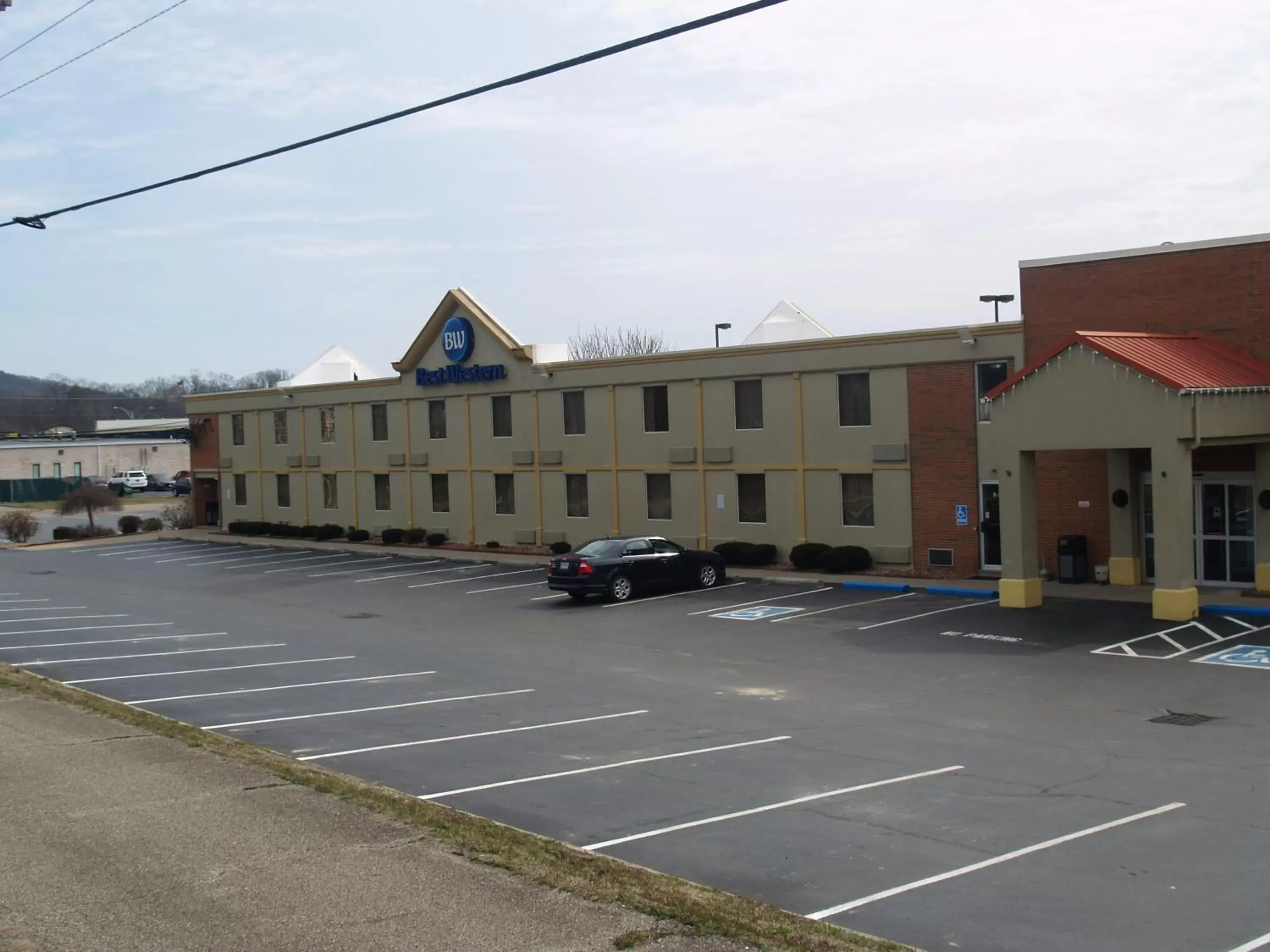 Property Building in Best Western Adena Inn