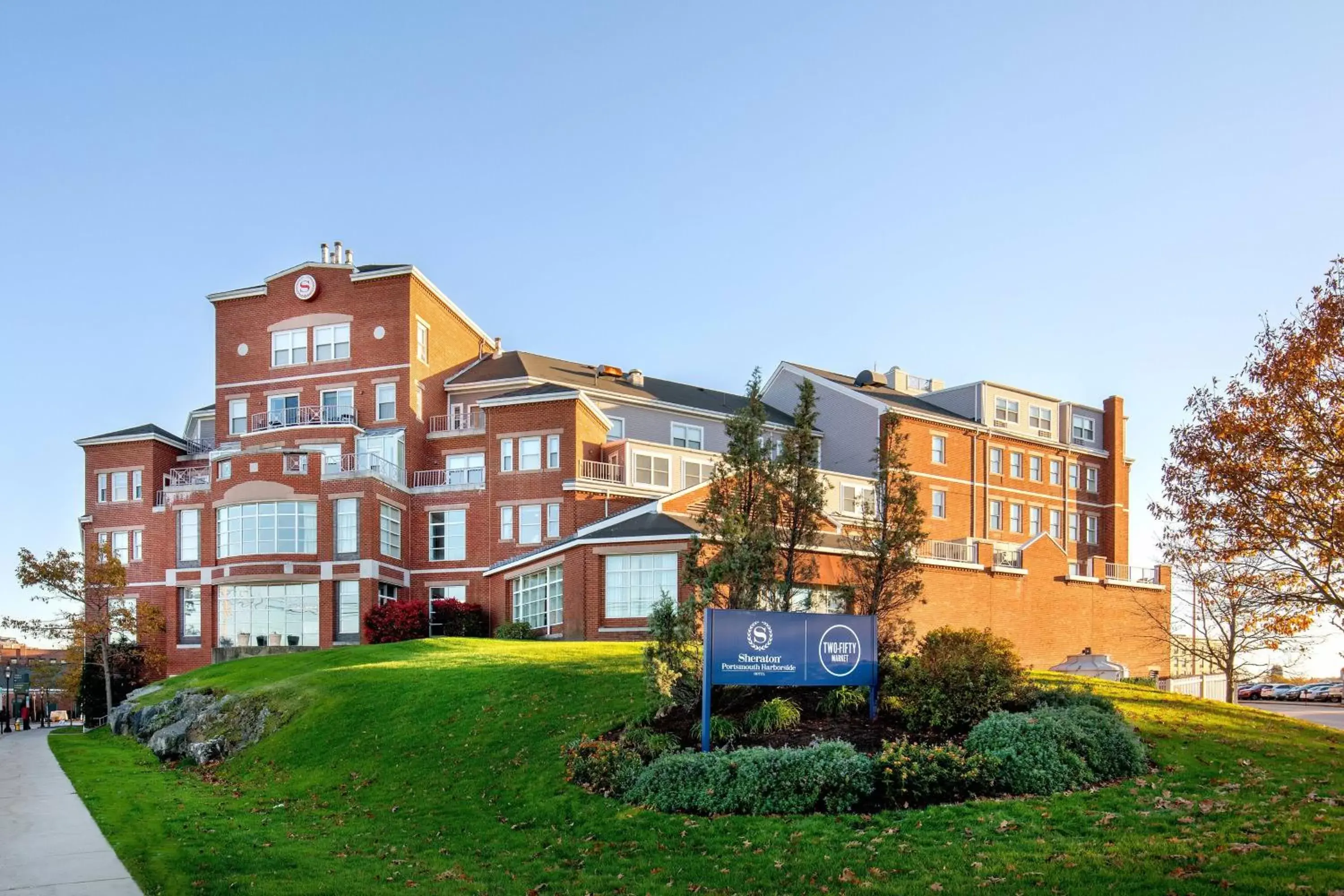 Property Building in Sheraton Portsmouth Harborside Hotel