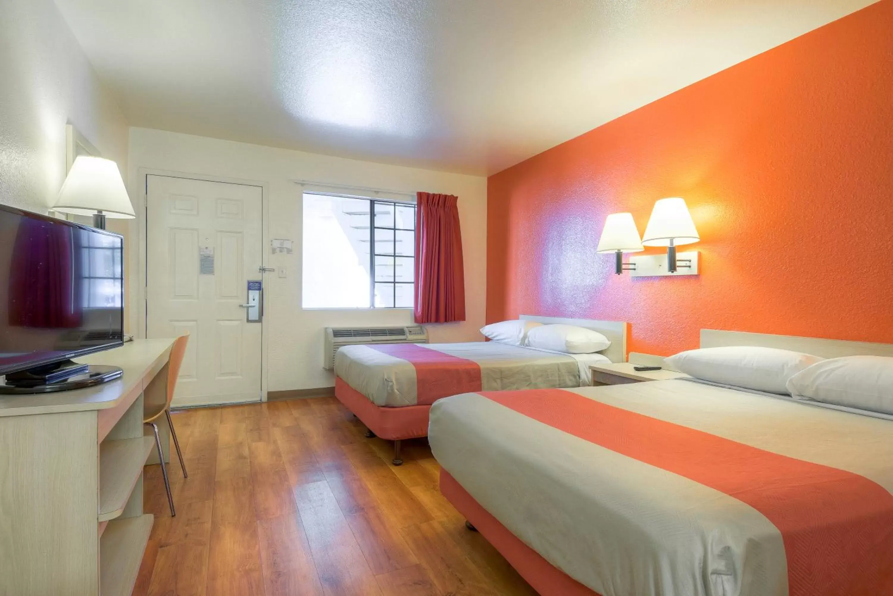 Bedroom in Motel 6-El Cajon, CA - San Diego