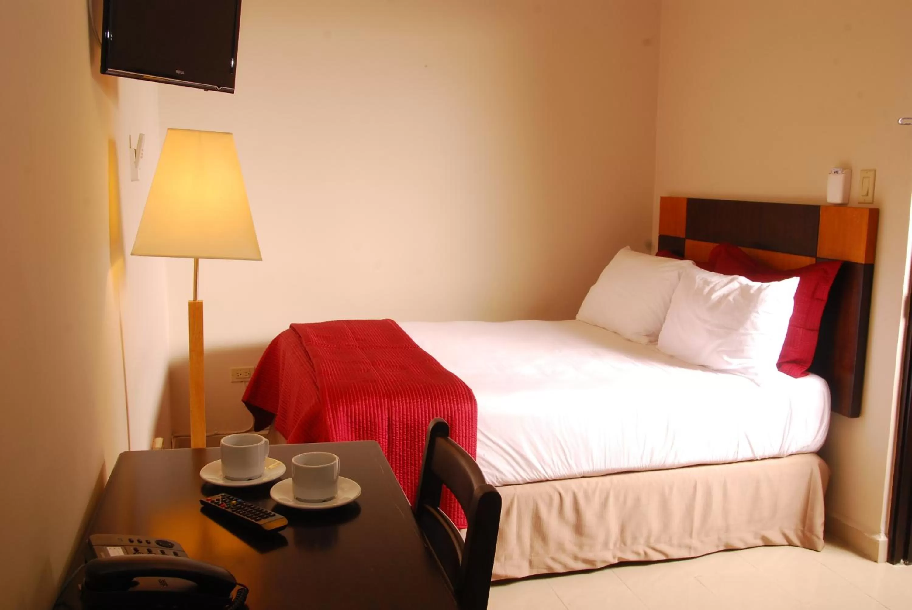 Bed in Metro Hotel Panama