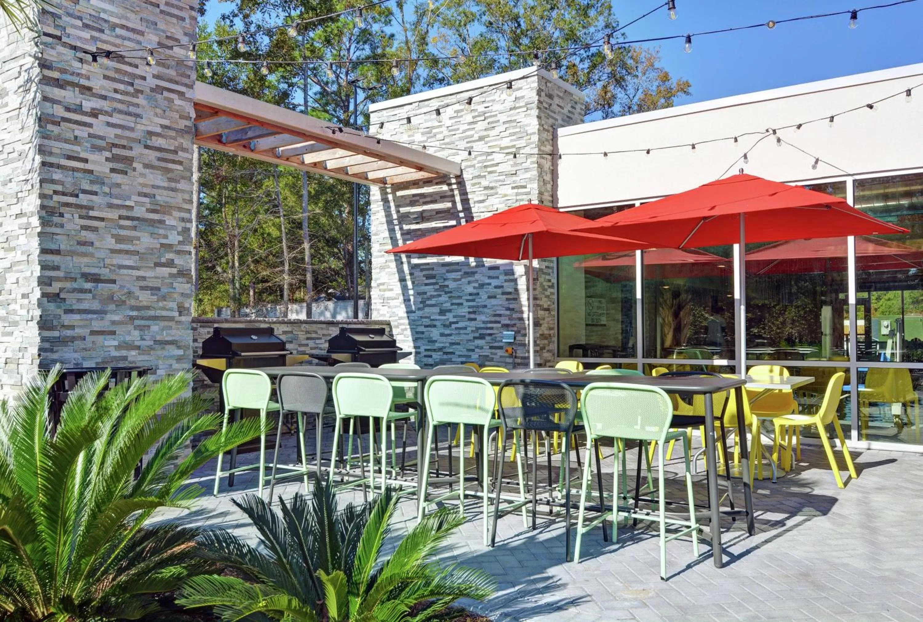 Dining area in Home2 Suites By Hilton Richmond Hill Savannah I-95