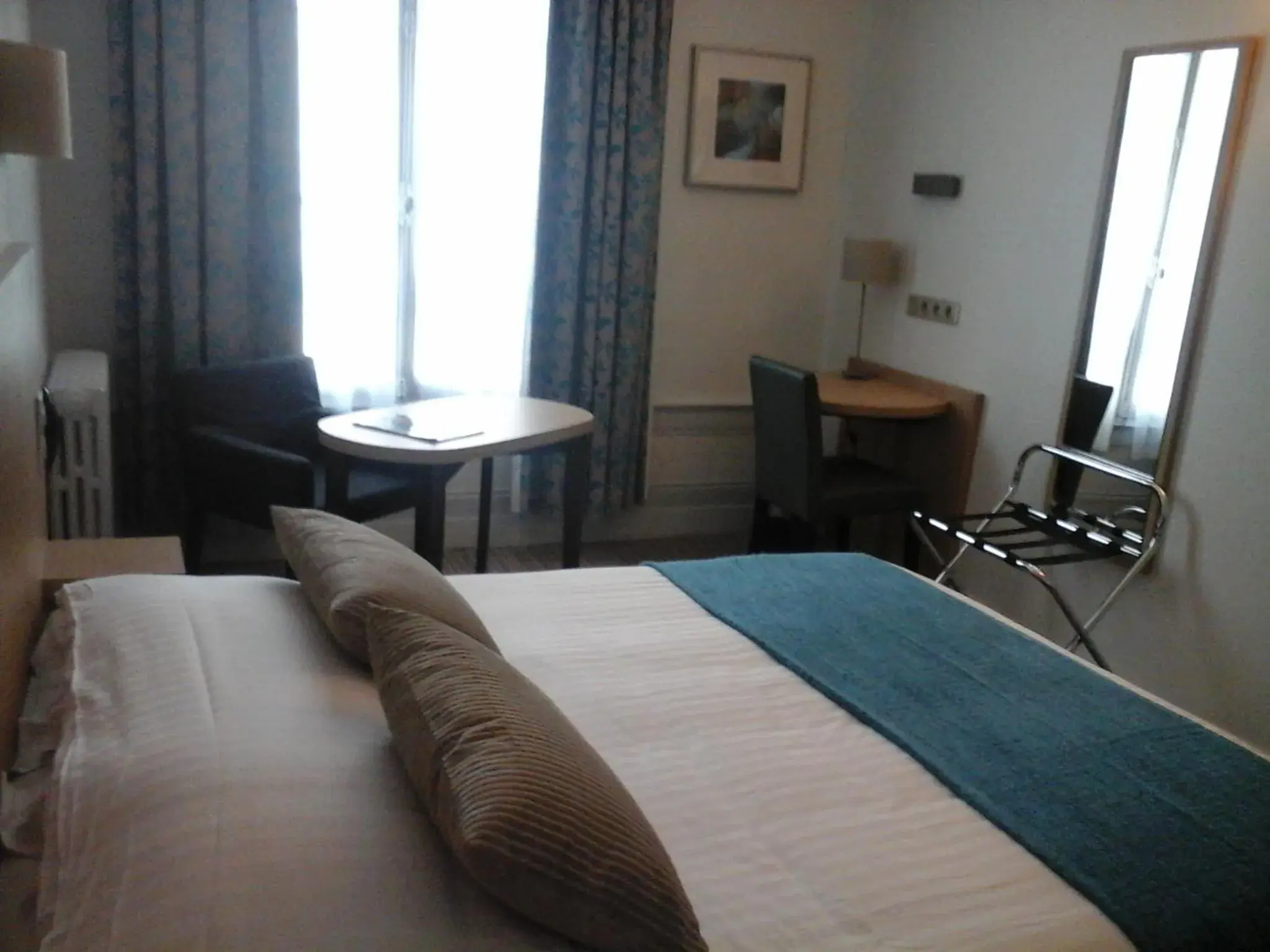 Comfort Double Room in Hôtel Carmin Comfort Double Room in Hôtel Carmin