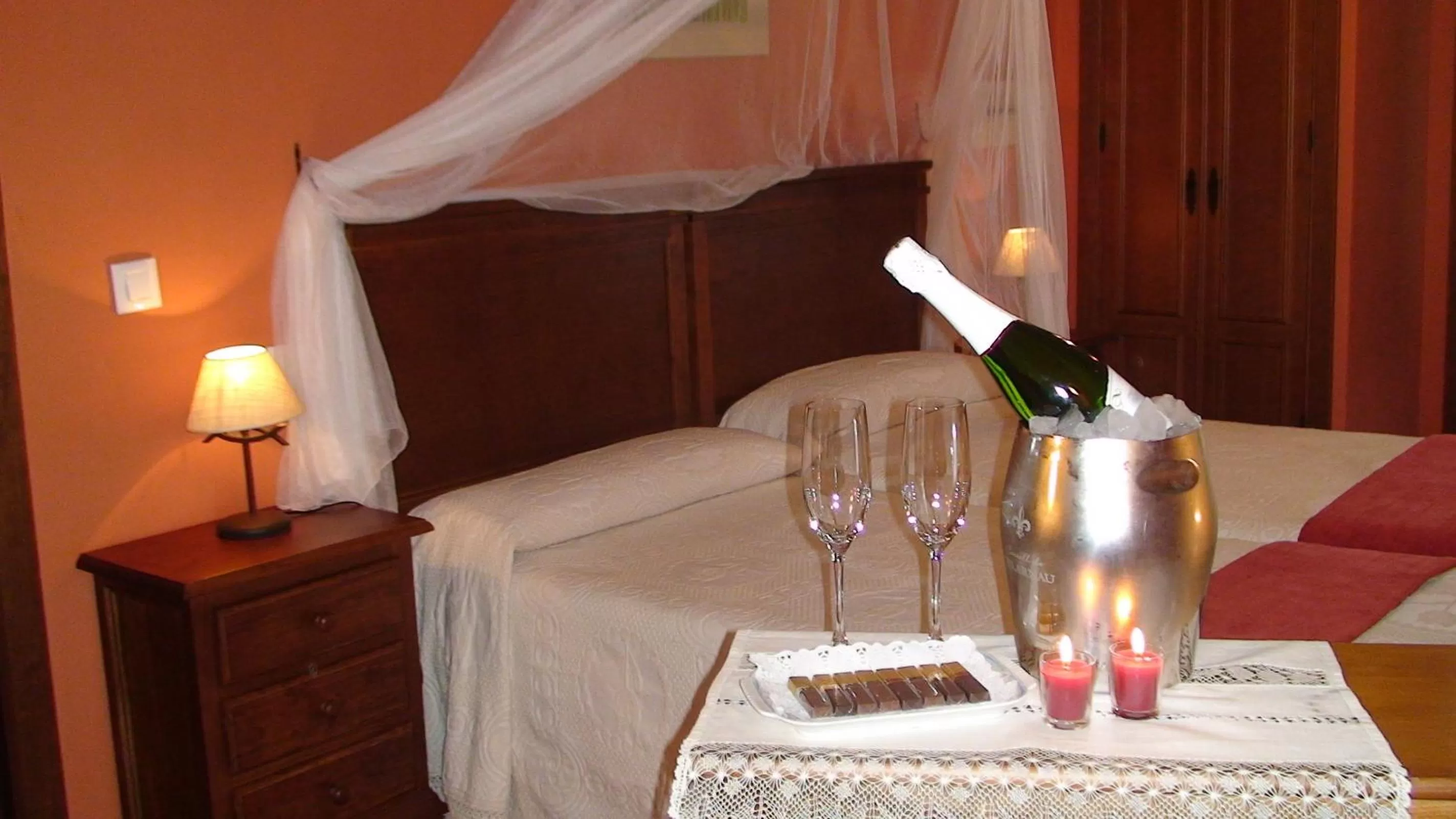 Decorative detail, Bed in Hotel Apartamento Rural Finca La Media Legua