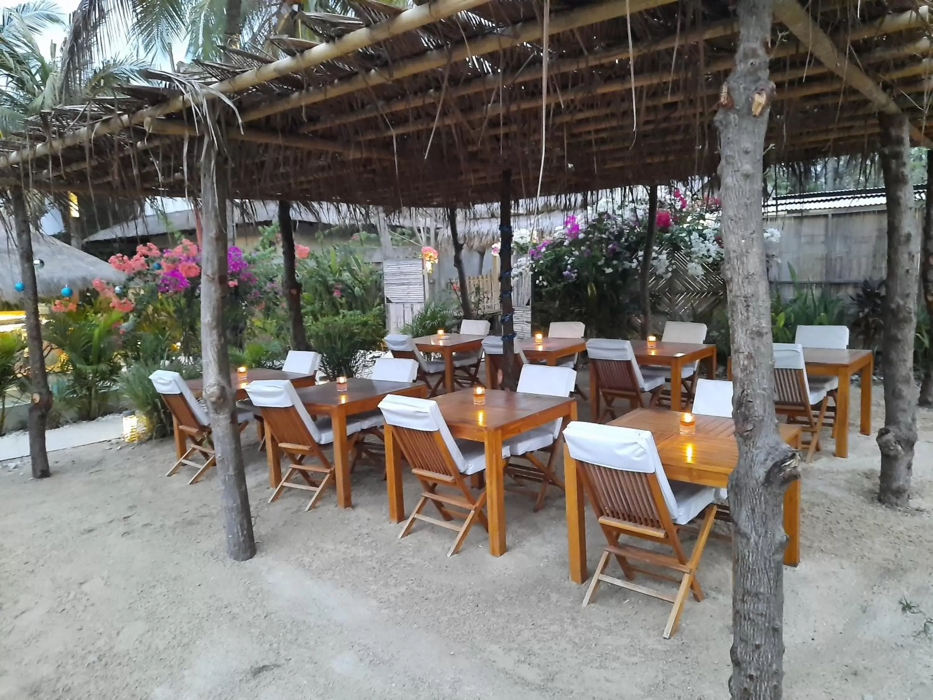 Restaurant/Places to Eat in Coco Cabana