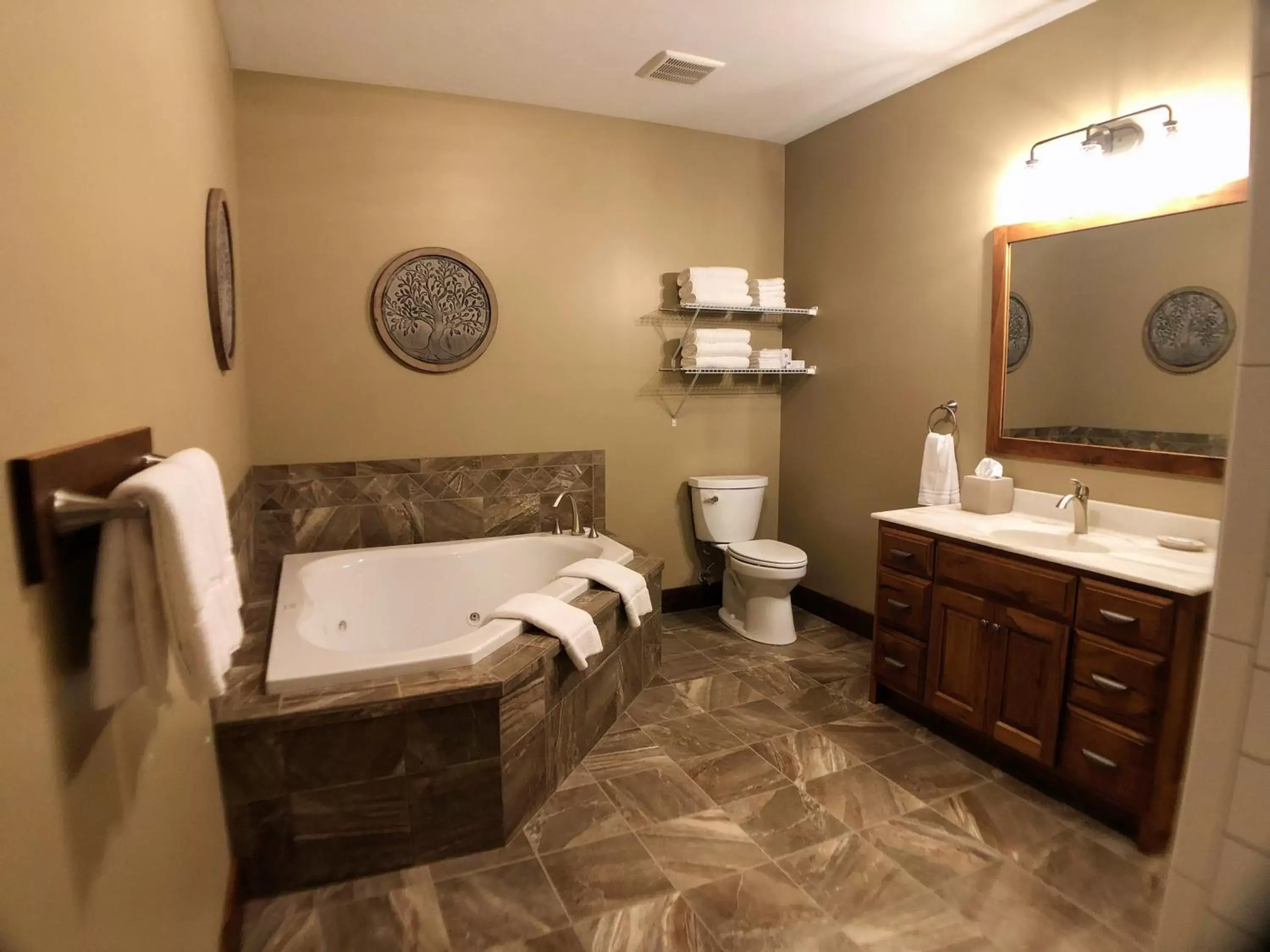 Bathroom in Sojourner's Lodge & Log Cabin Suites