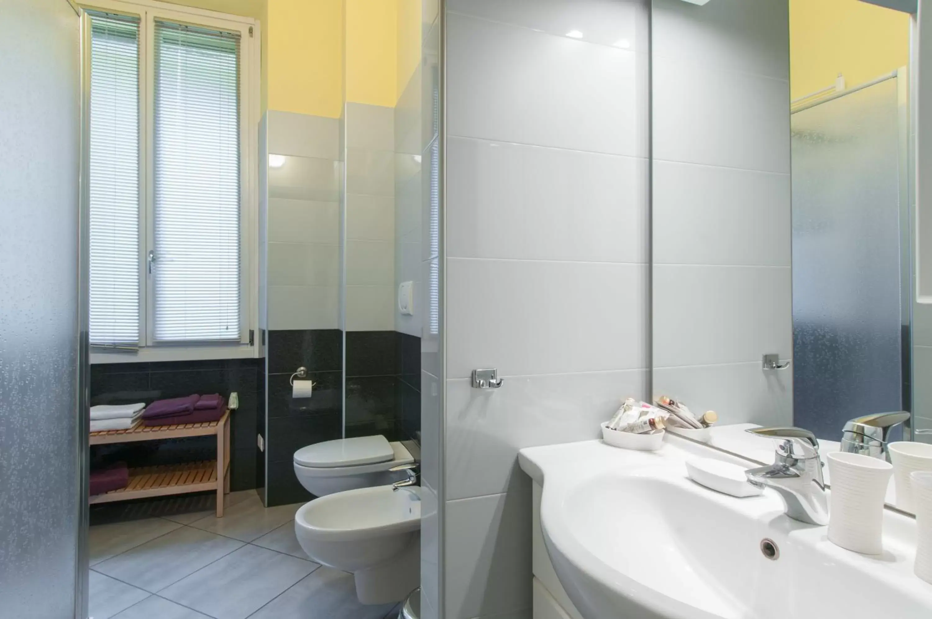Shower, Bathroom in Il Cortiletto