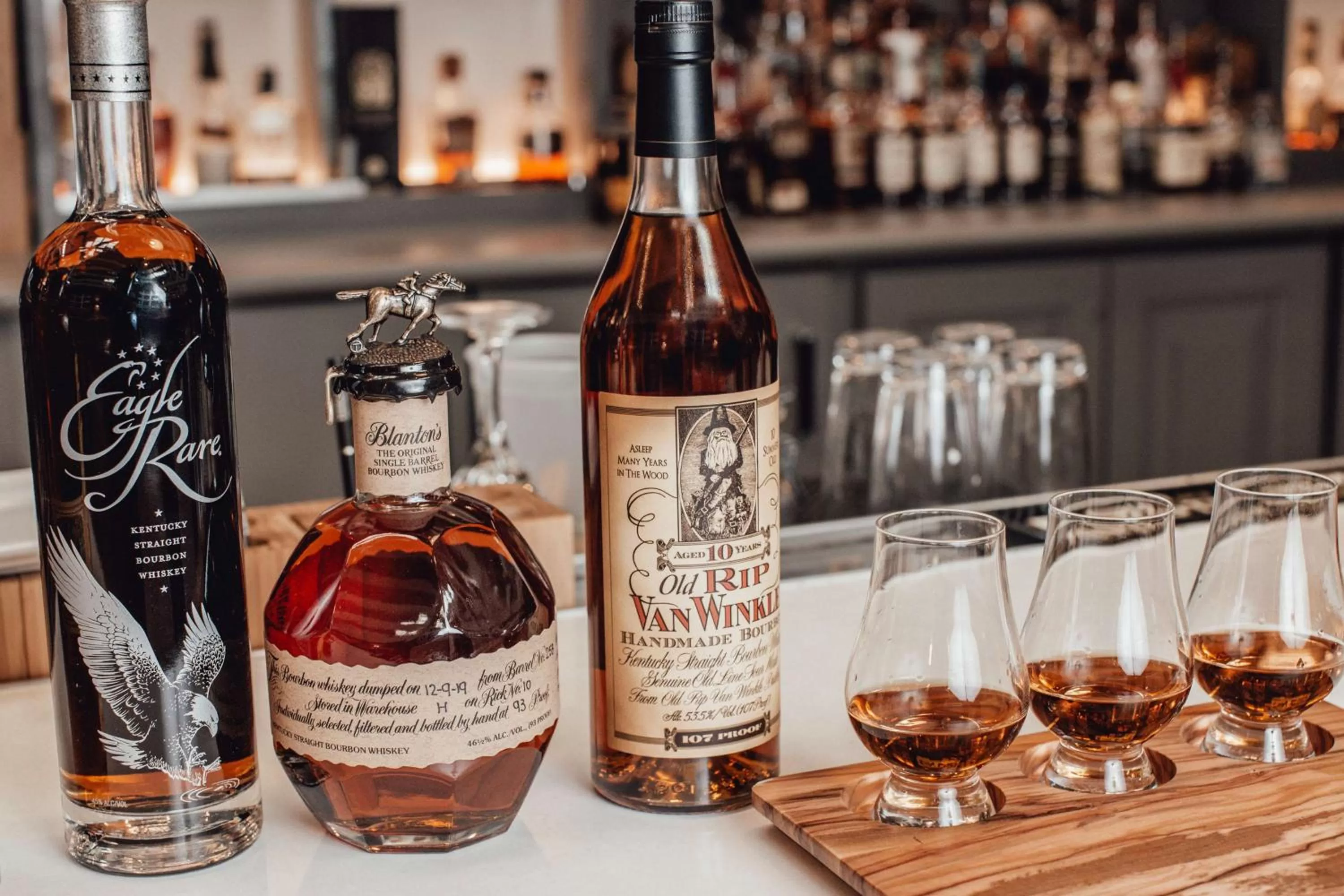 Restaurant/places to eat in Hilton Suites Brentwood