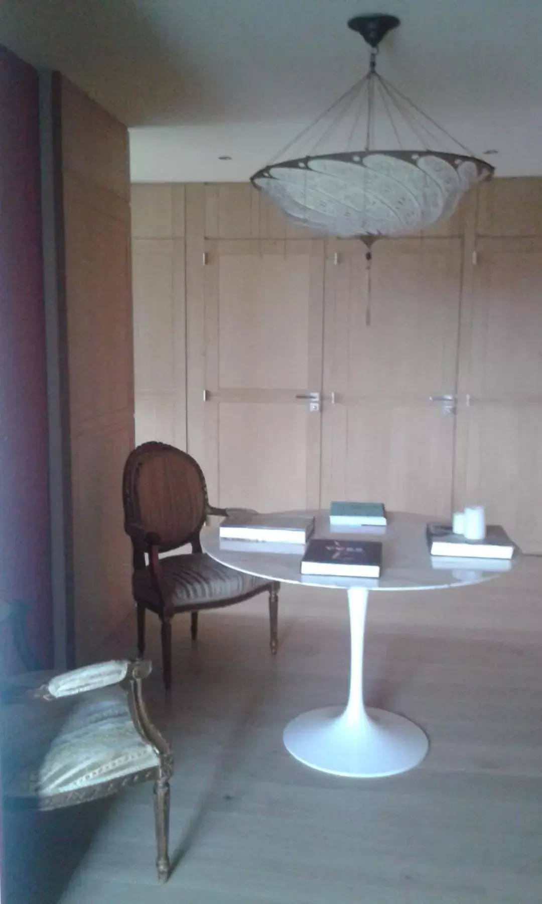 Living room, Seating Area in suite Fortuny