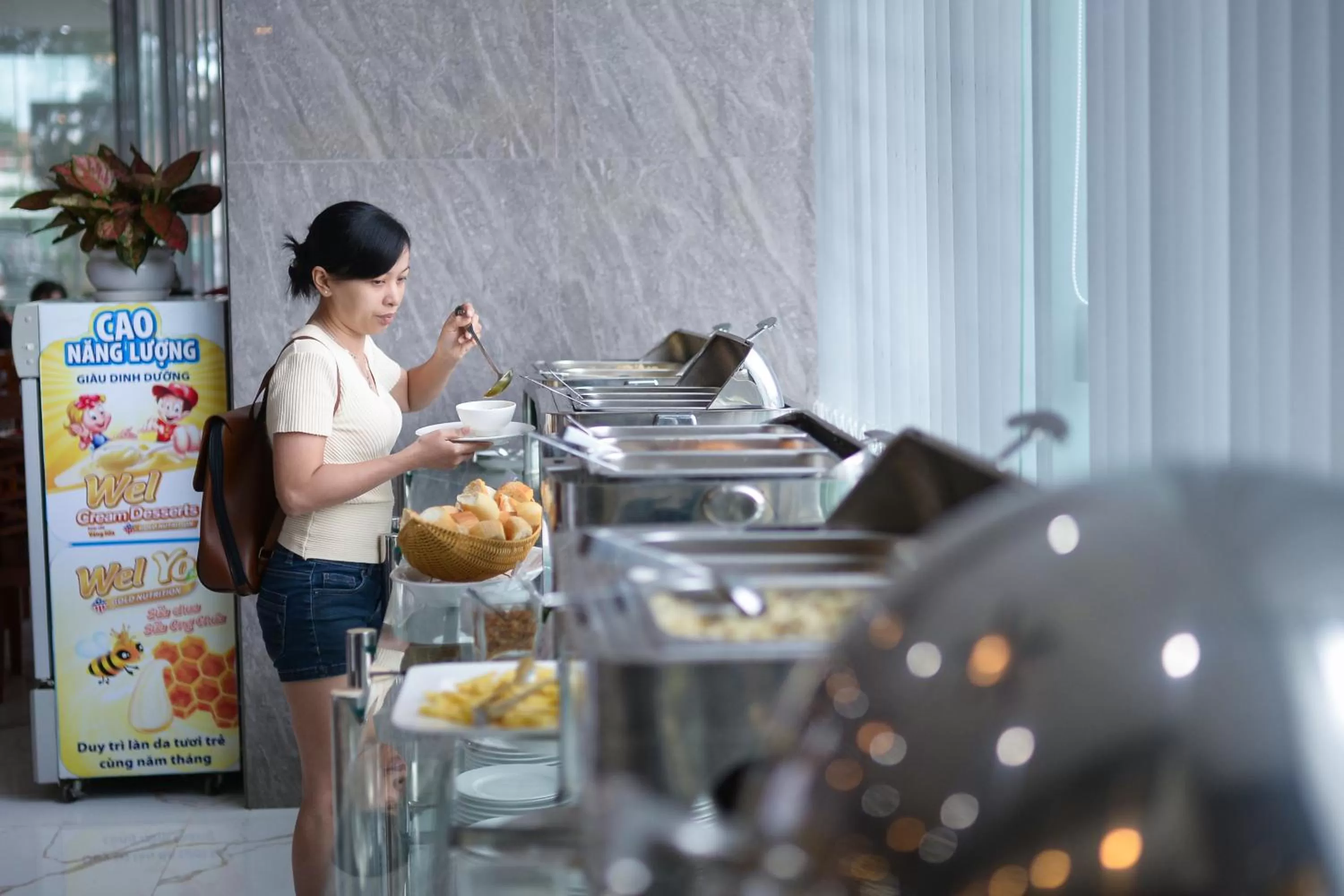 Food and drinks in Khách sạn San Hô Vũng Tàu (Coral Hotel)