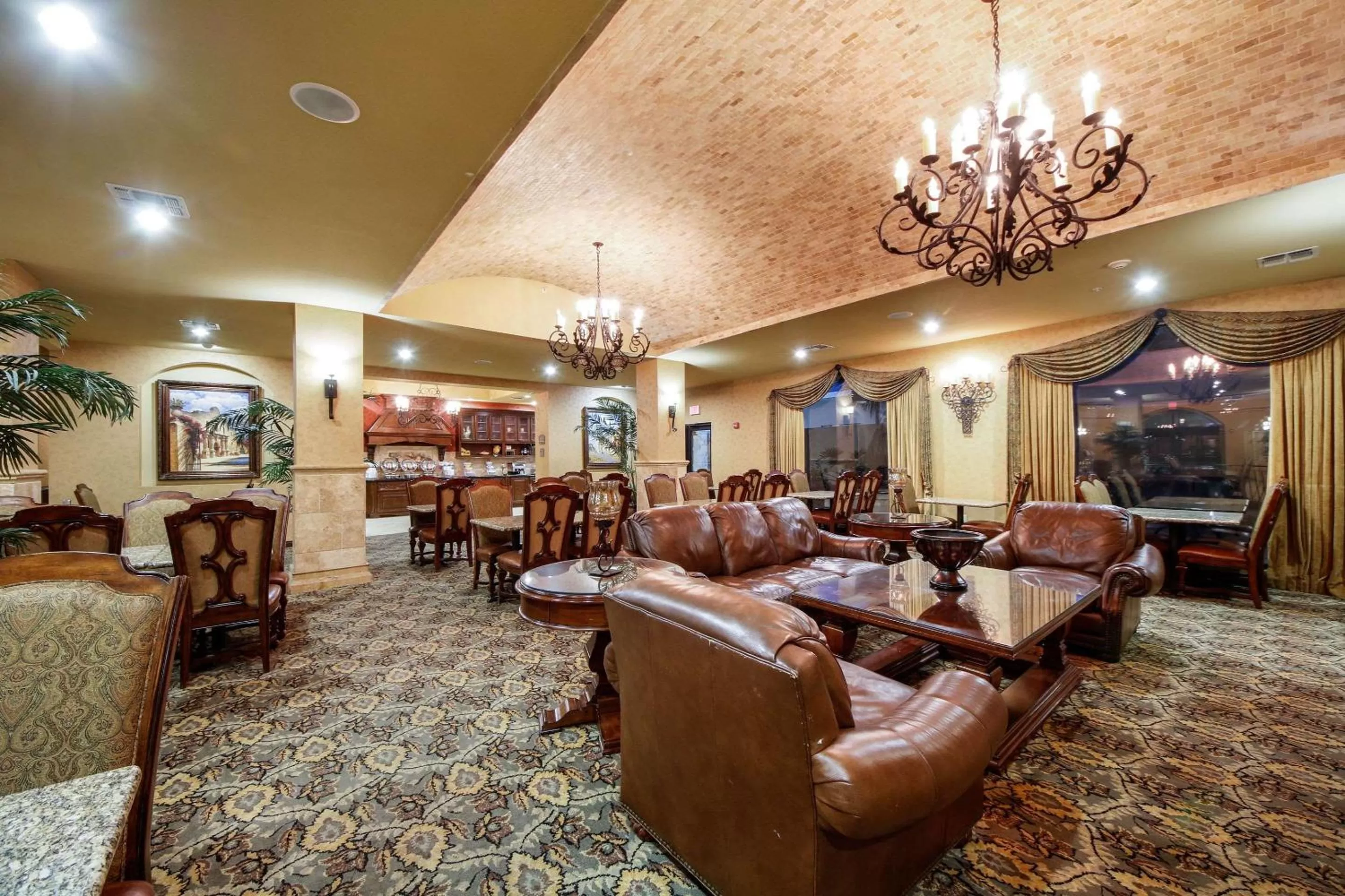 Restaurant/places to eat in Comfort Suites Alamo-River walk