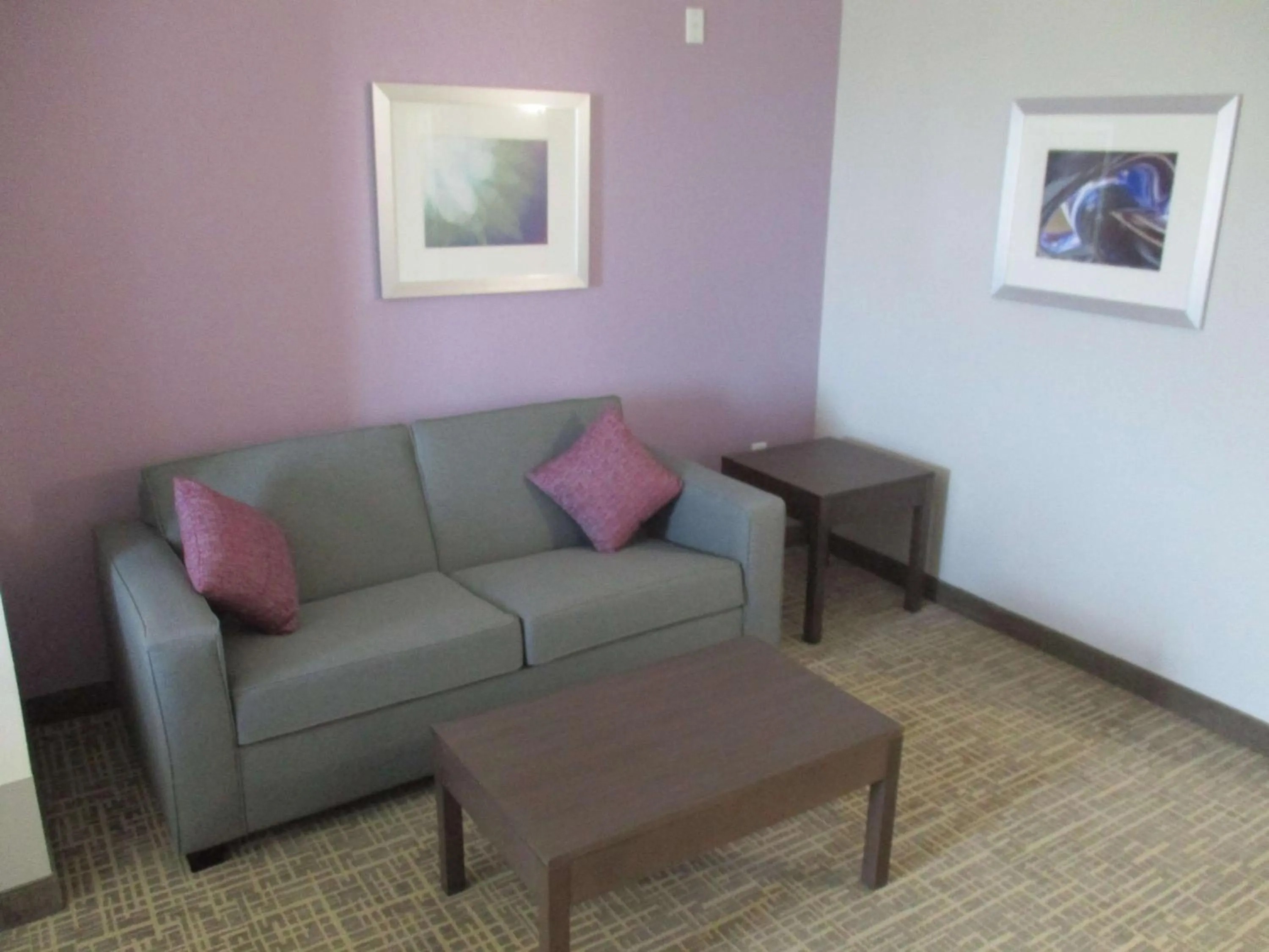 King Suite in Best Western Plus Buda Austin Inn & Suites