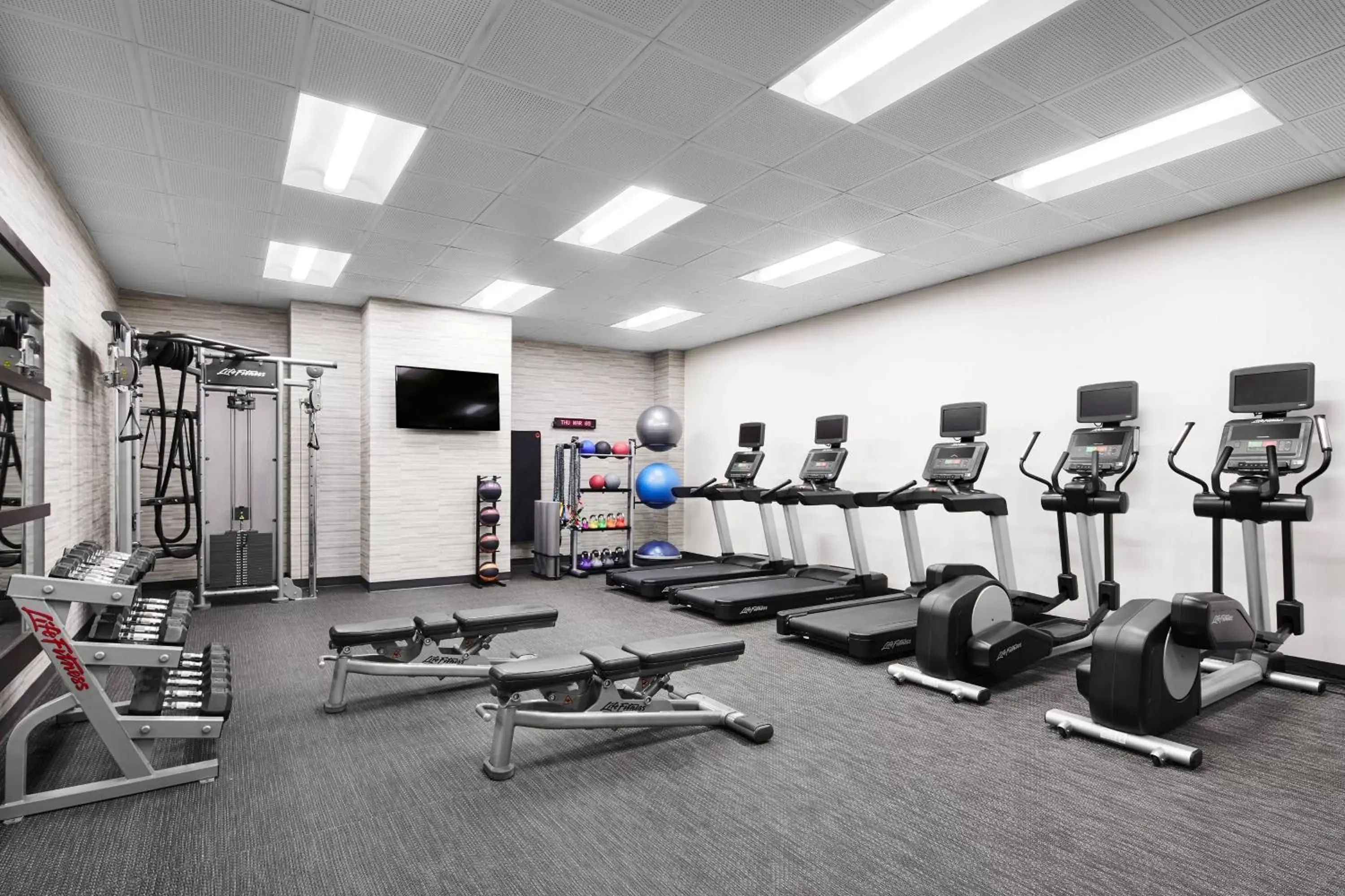 Fitness centre/facilities, Fitness Center/Facilities in Courtyard by Marriott Newark Downtown