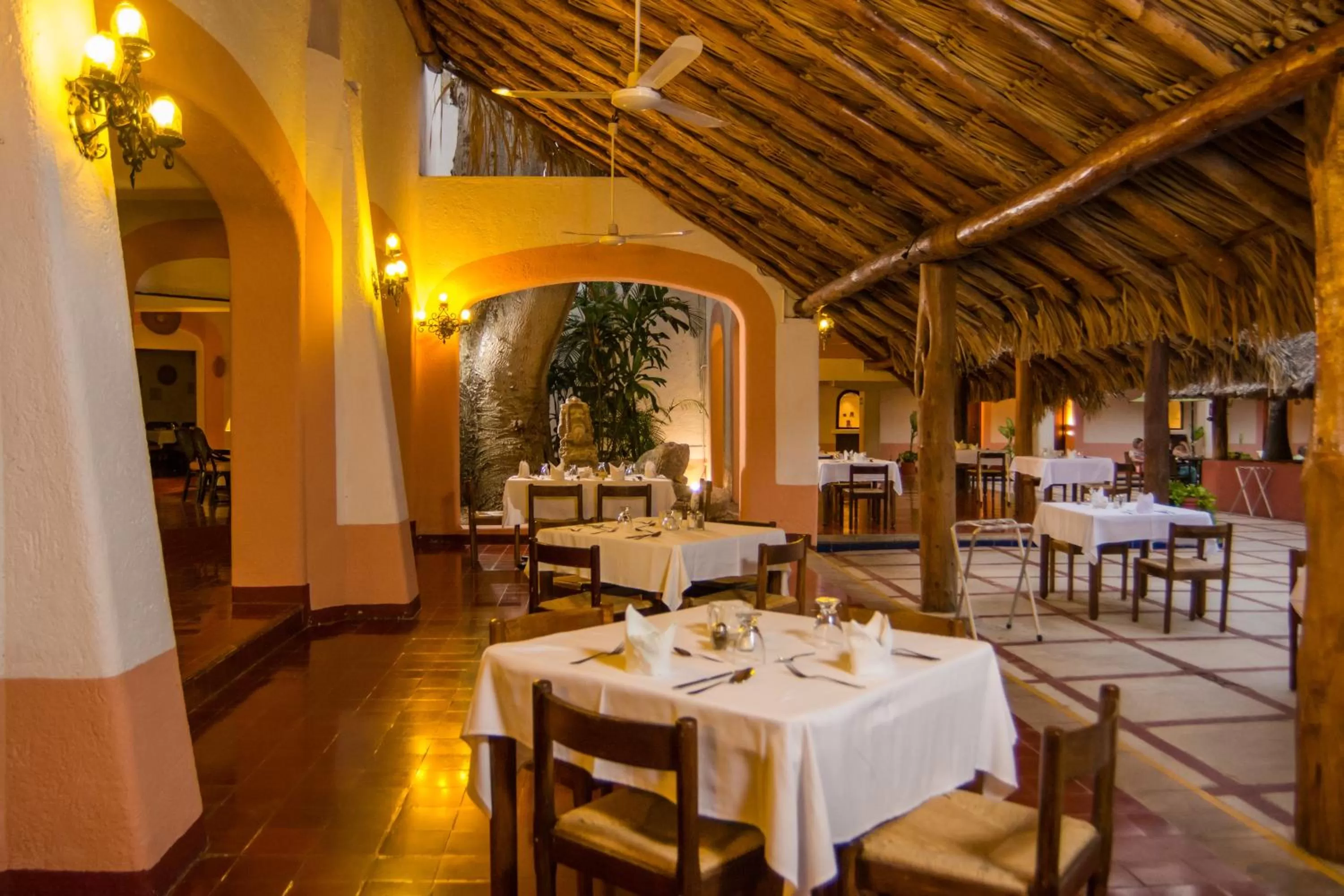 Restaurant/places to eat in Villas Arqueologicas Chichen Itza