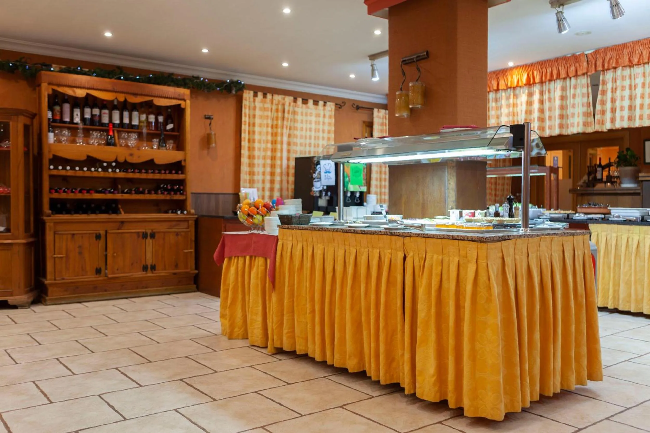 Restaurant/places to eat in Wuau! Hotel Segle XX