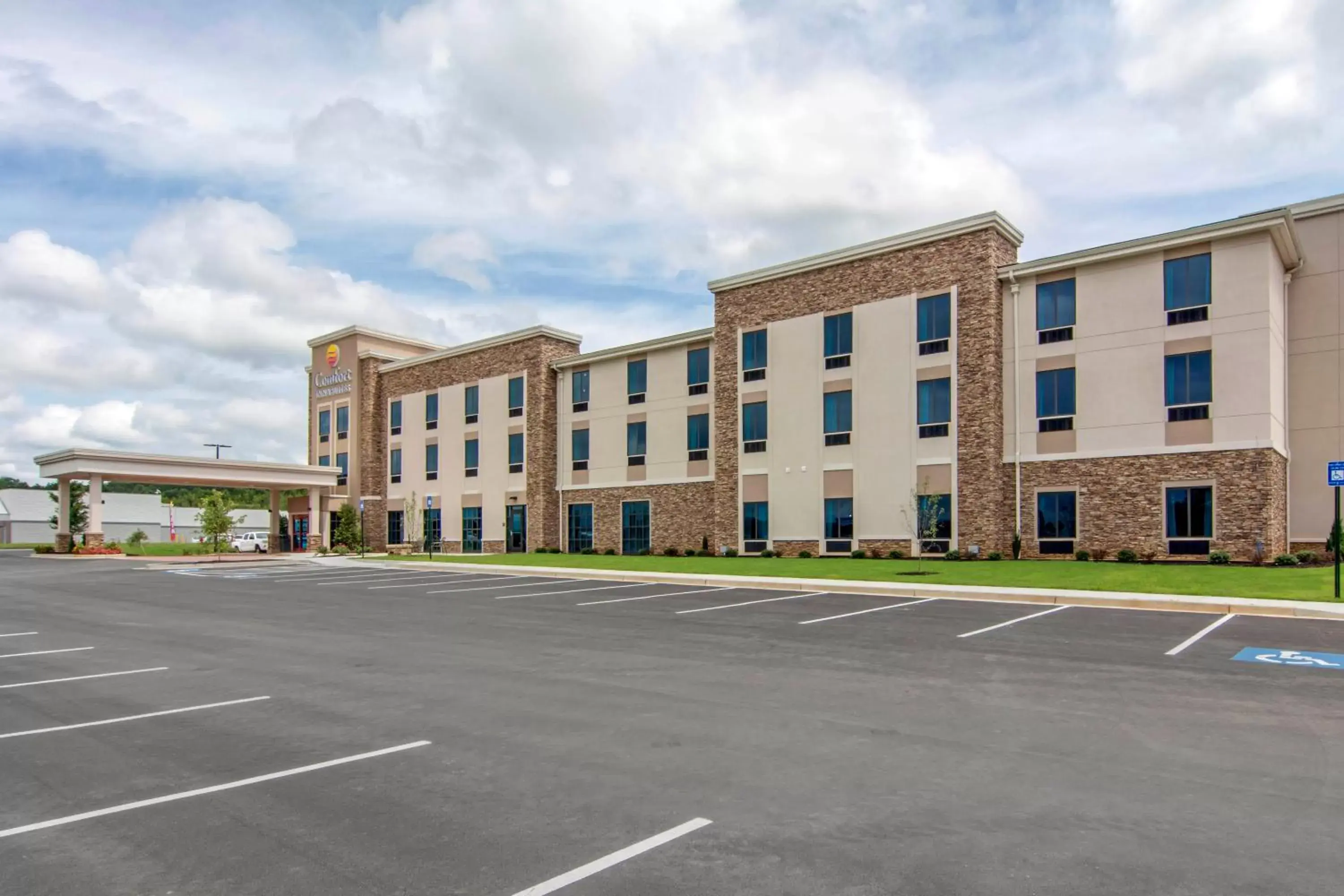 Facade/entrance, Property Building in Comfort Inn & Suites East Ellijay