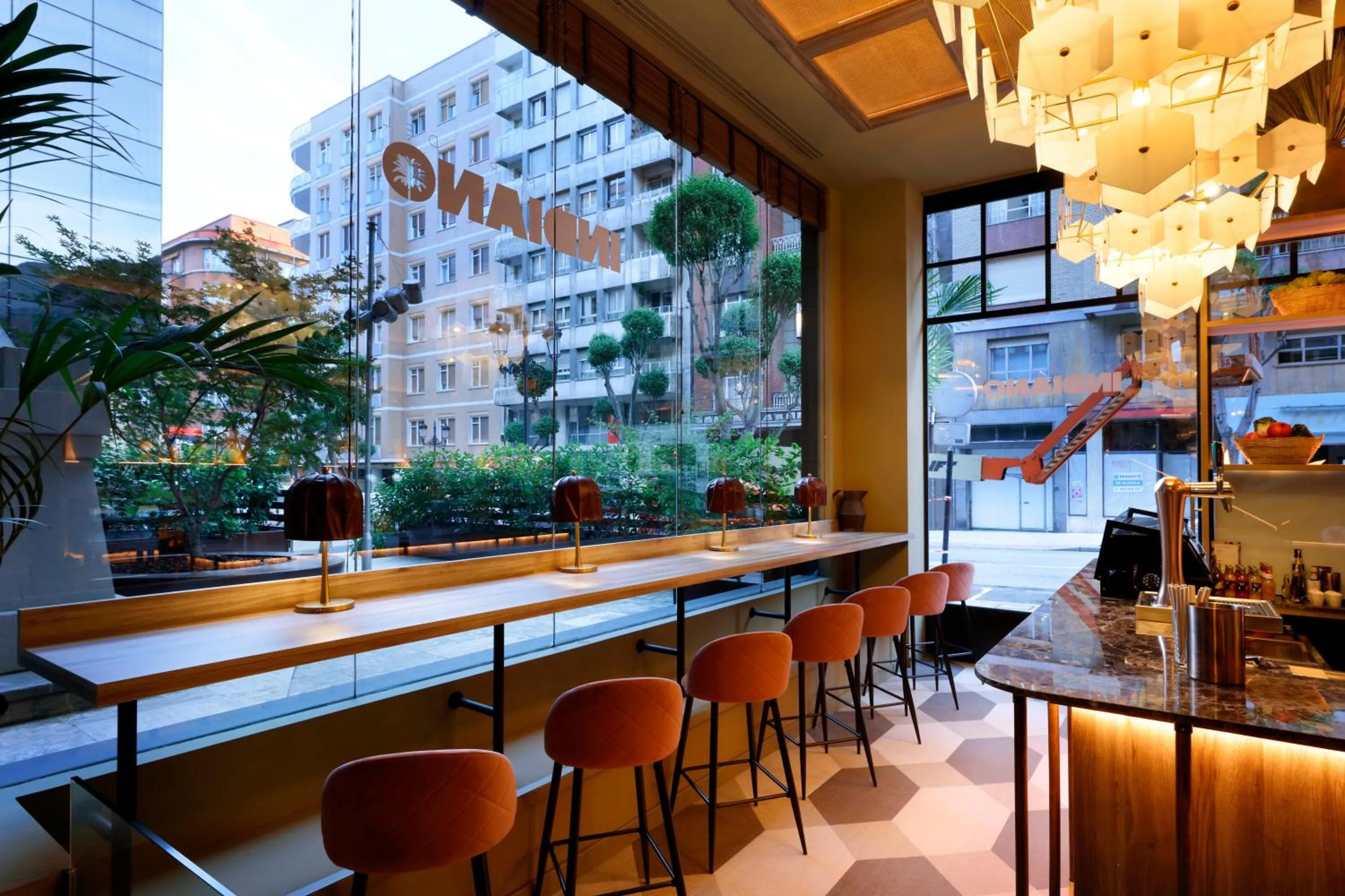 Lounge or bar in Barceló Oviedo Cervantes