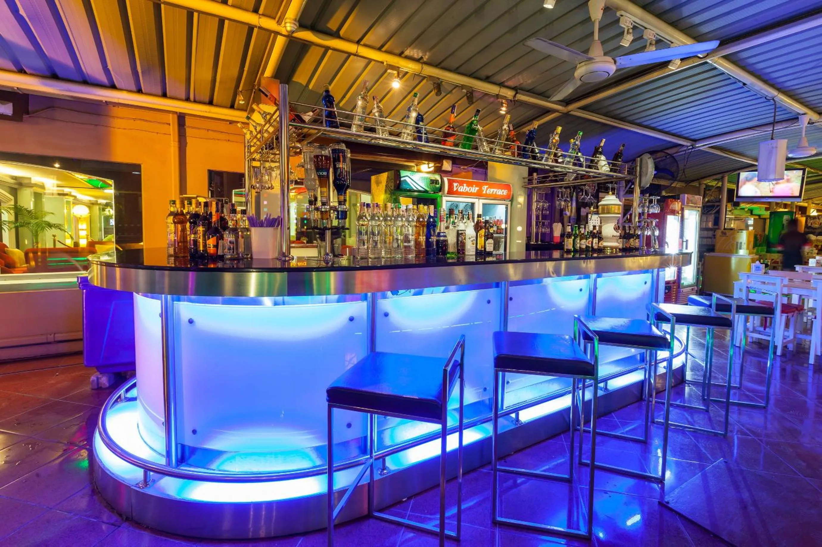 Lounge or bar in Vabua Asotel Bangkok