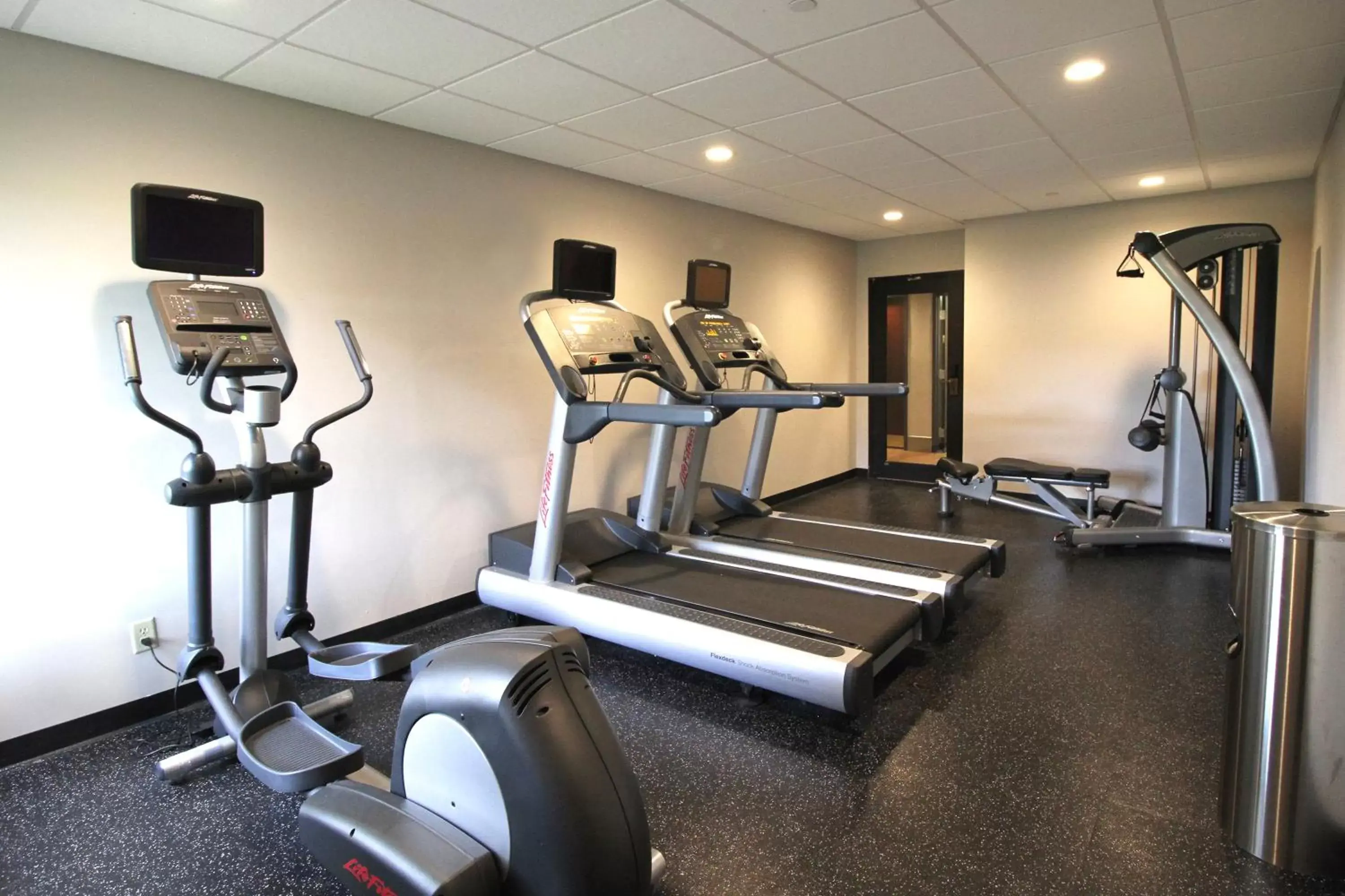 Fitness centre/facilities, Fitness Center/Facilities in Country Inn & Suites by Radisson, Sandusky South, OH