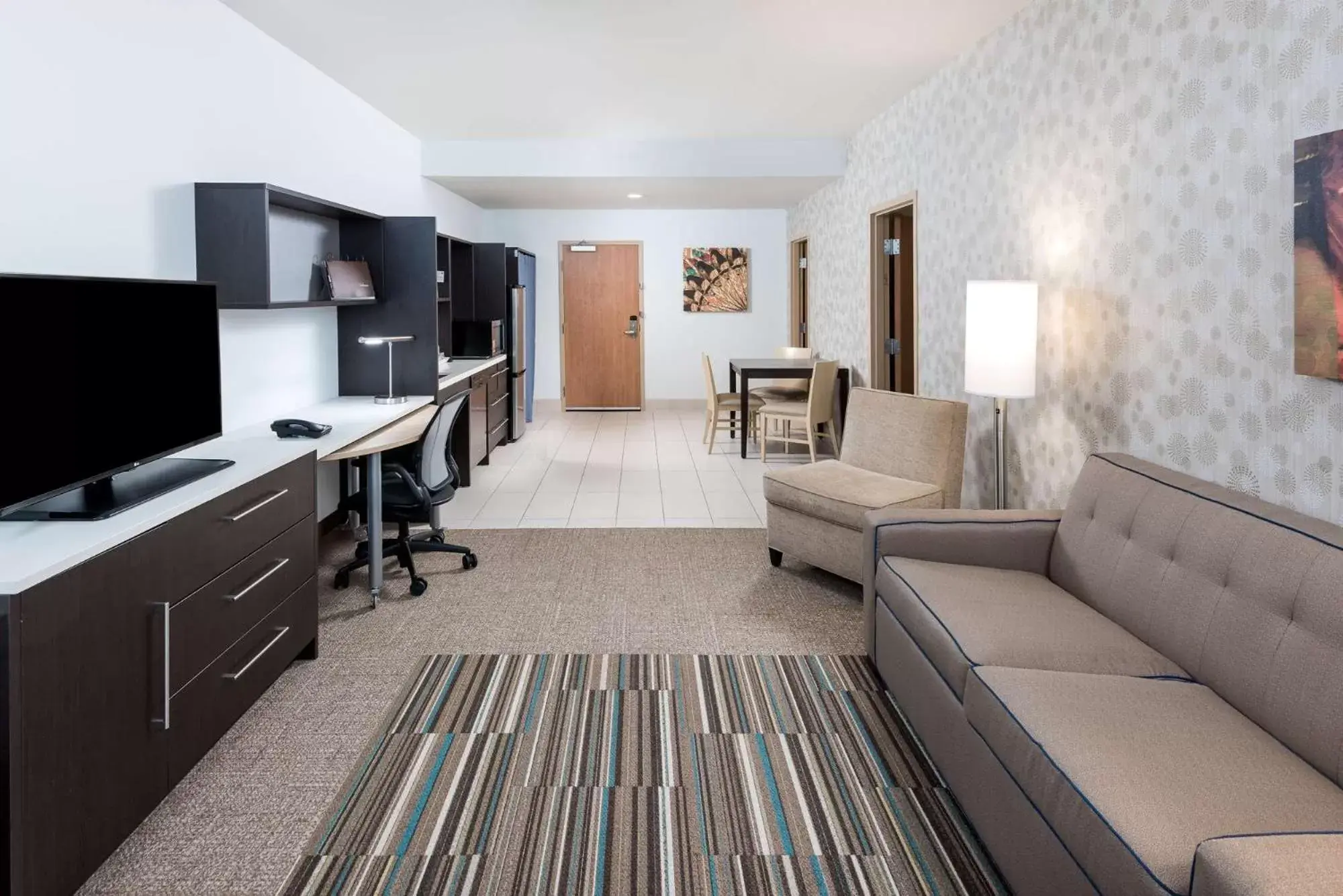 Bedroom, Seating Area in Home2 Suites By Hilton Ft. Lauderdale Airport-Cruise Port