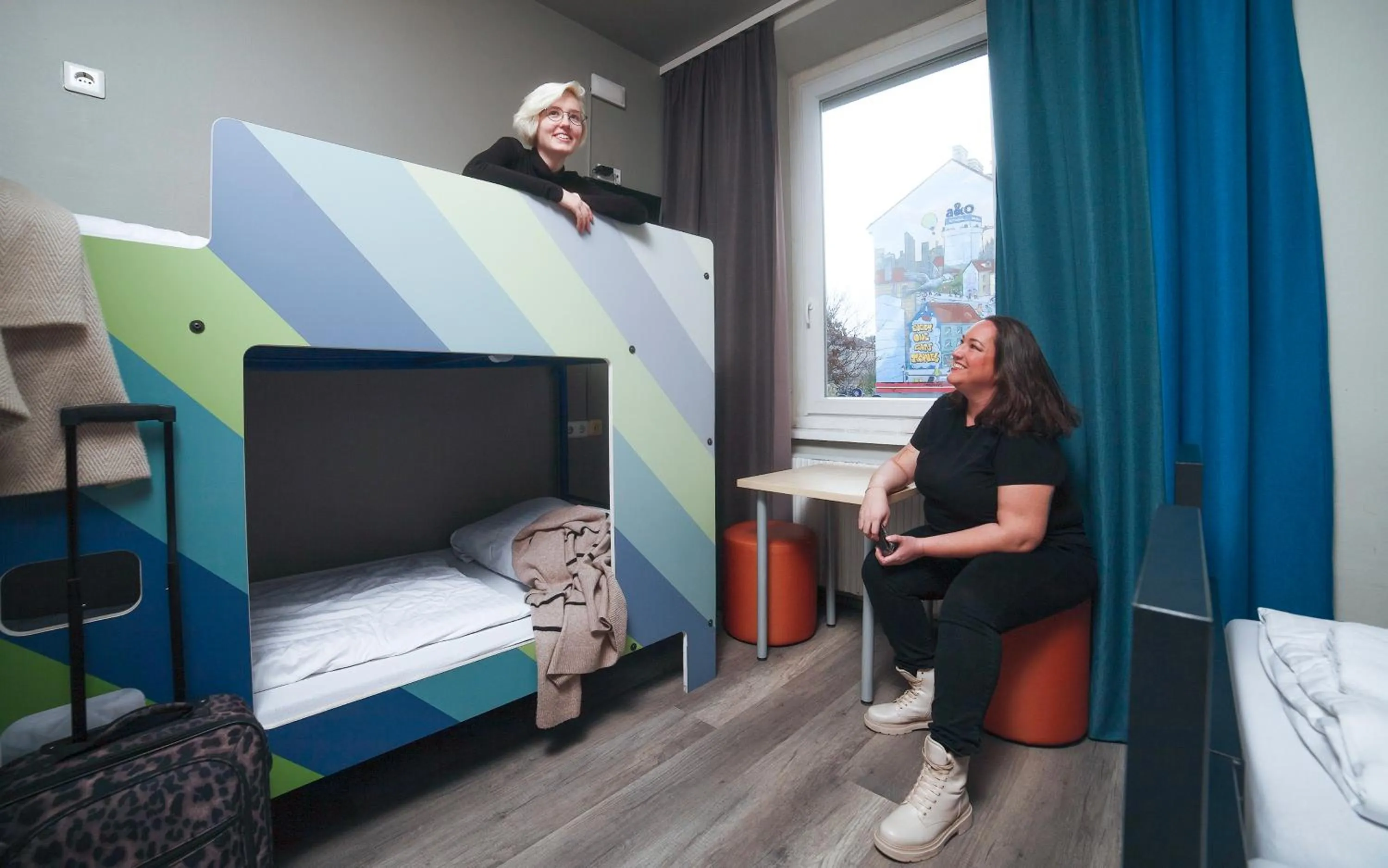 group of guests, Bed in a&o Wien Stadthalle