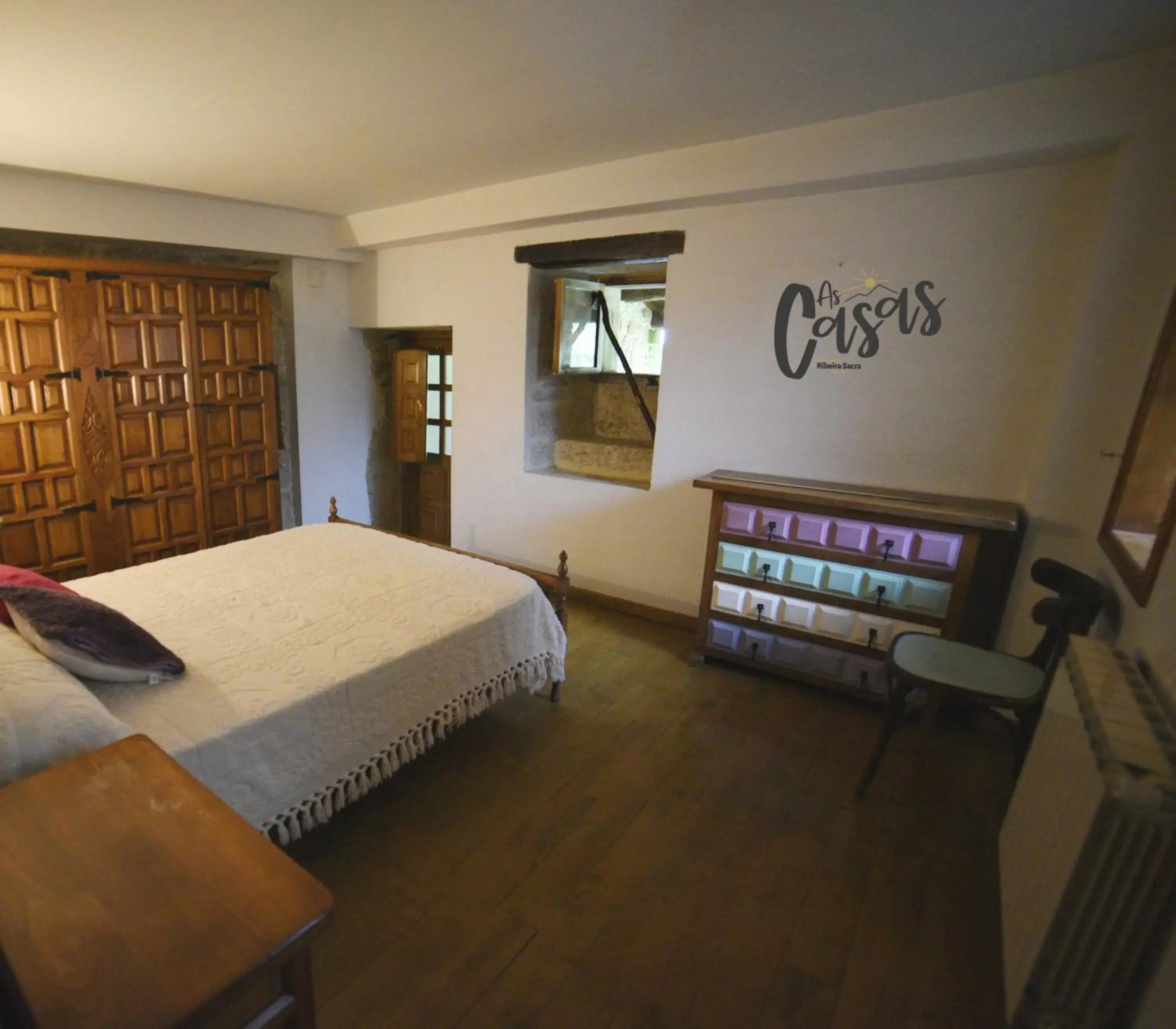 Photo of the whole room in As Casas Ribeira Sacra