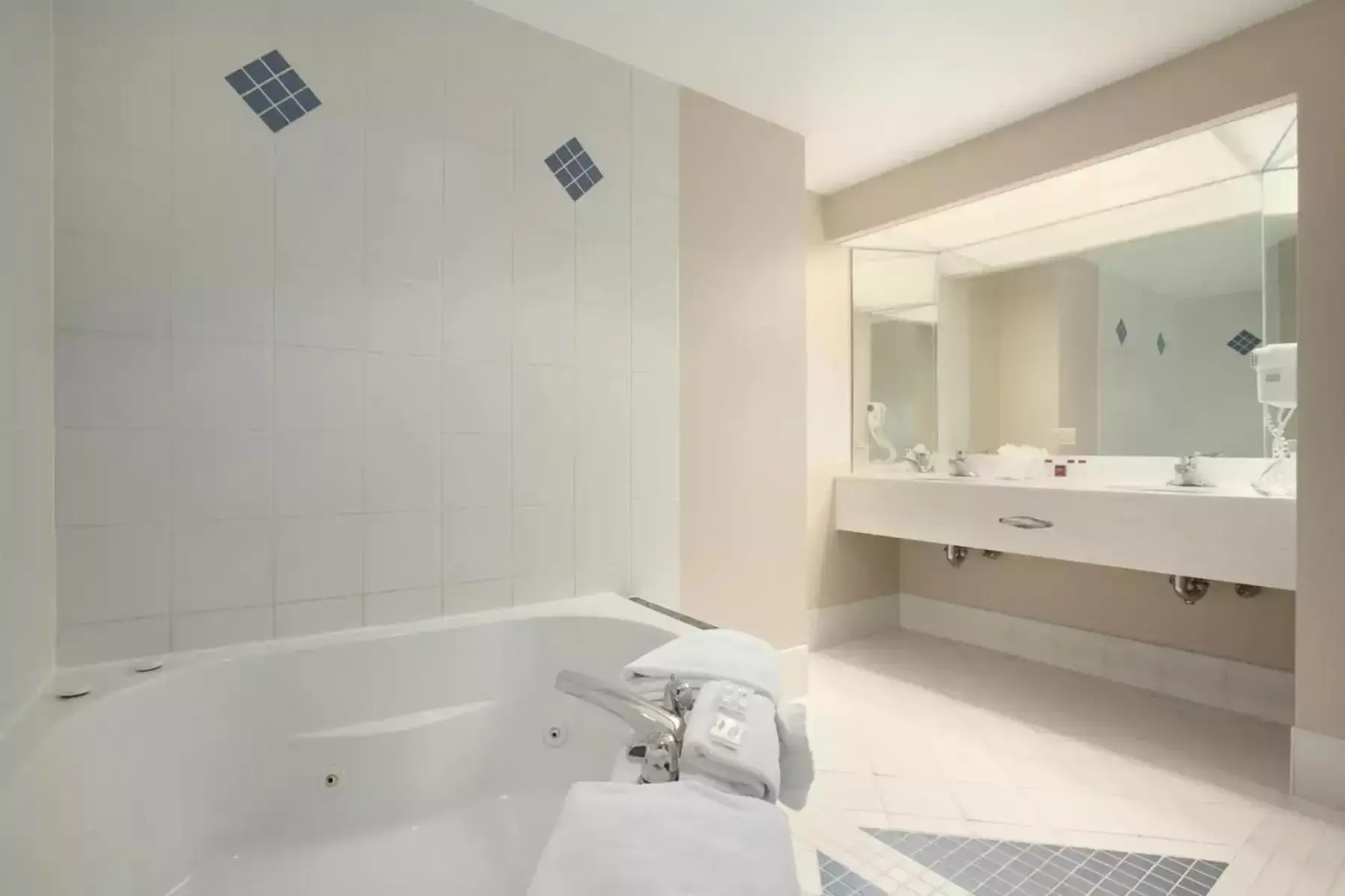 Bathroom in 41 Lakefront Hotel, Trademark Collection by Wyndham