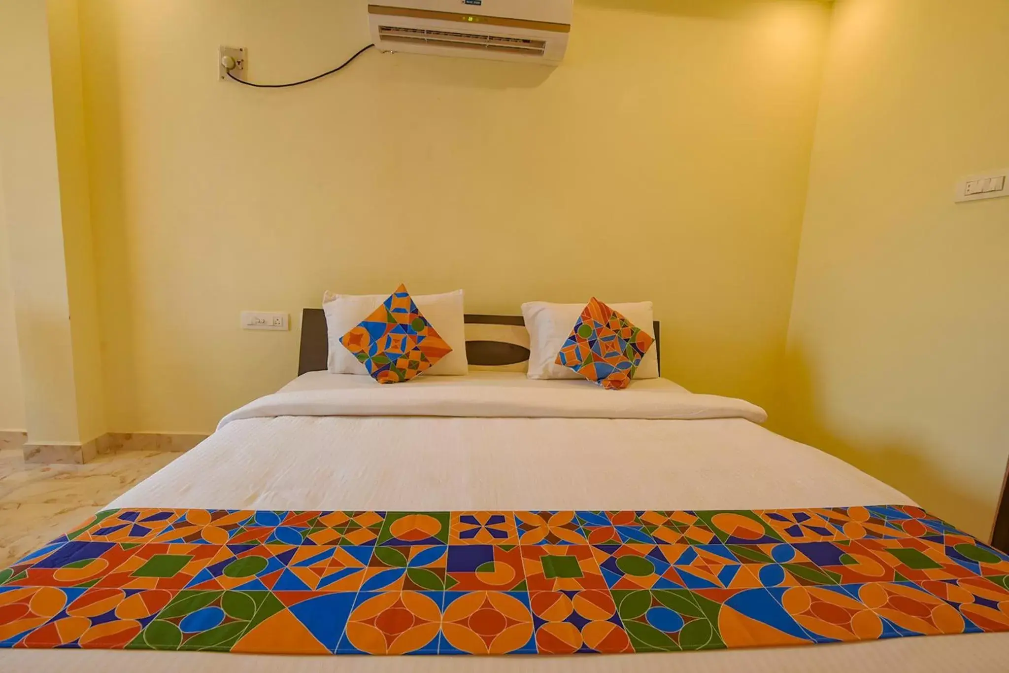 Deluxe Room - single occupancy in FabHotel The Fortune Inn Deluxe Room - single occupancy in FabHotel The Fortune Inn