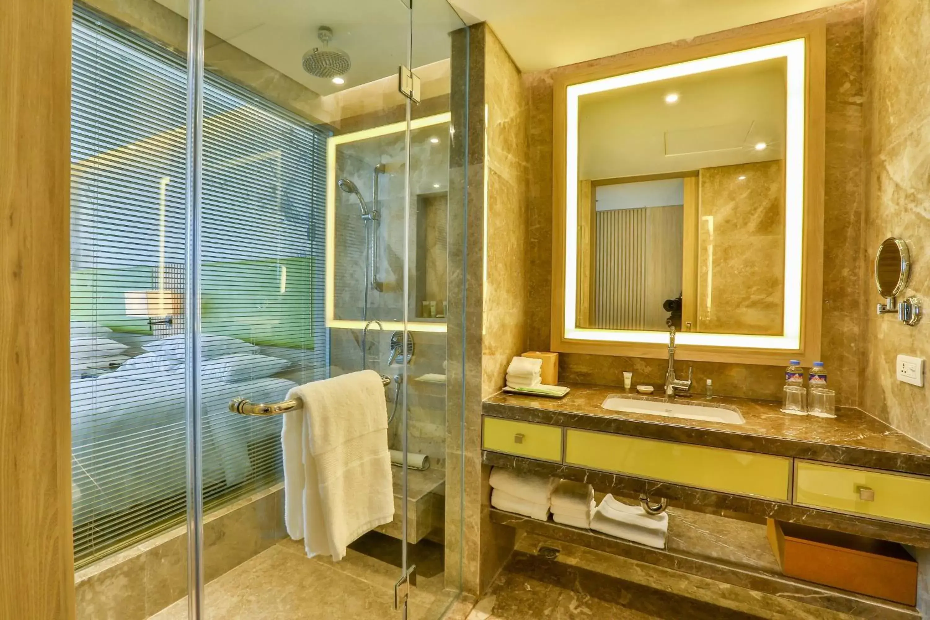 Bathroom in Courtyard by Marriott Iloilo