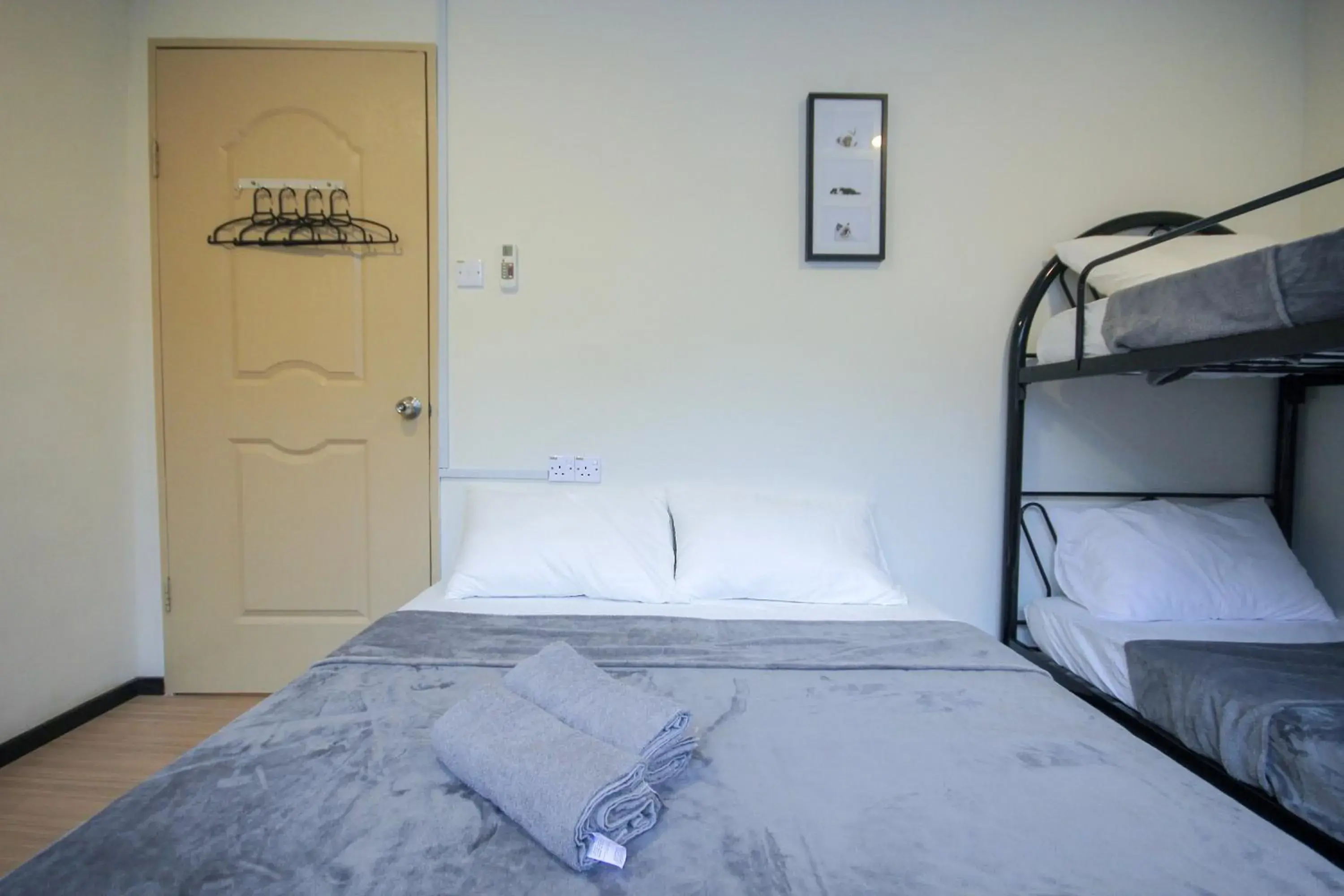 Photo of the whole room, Bed in Little Houses Photo of the whole room, Bed in Little Houses