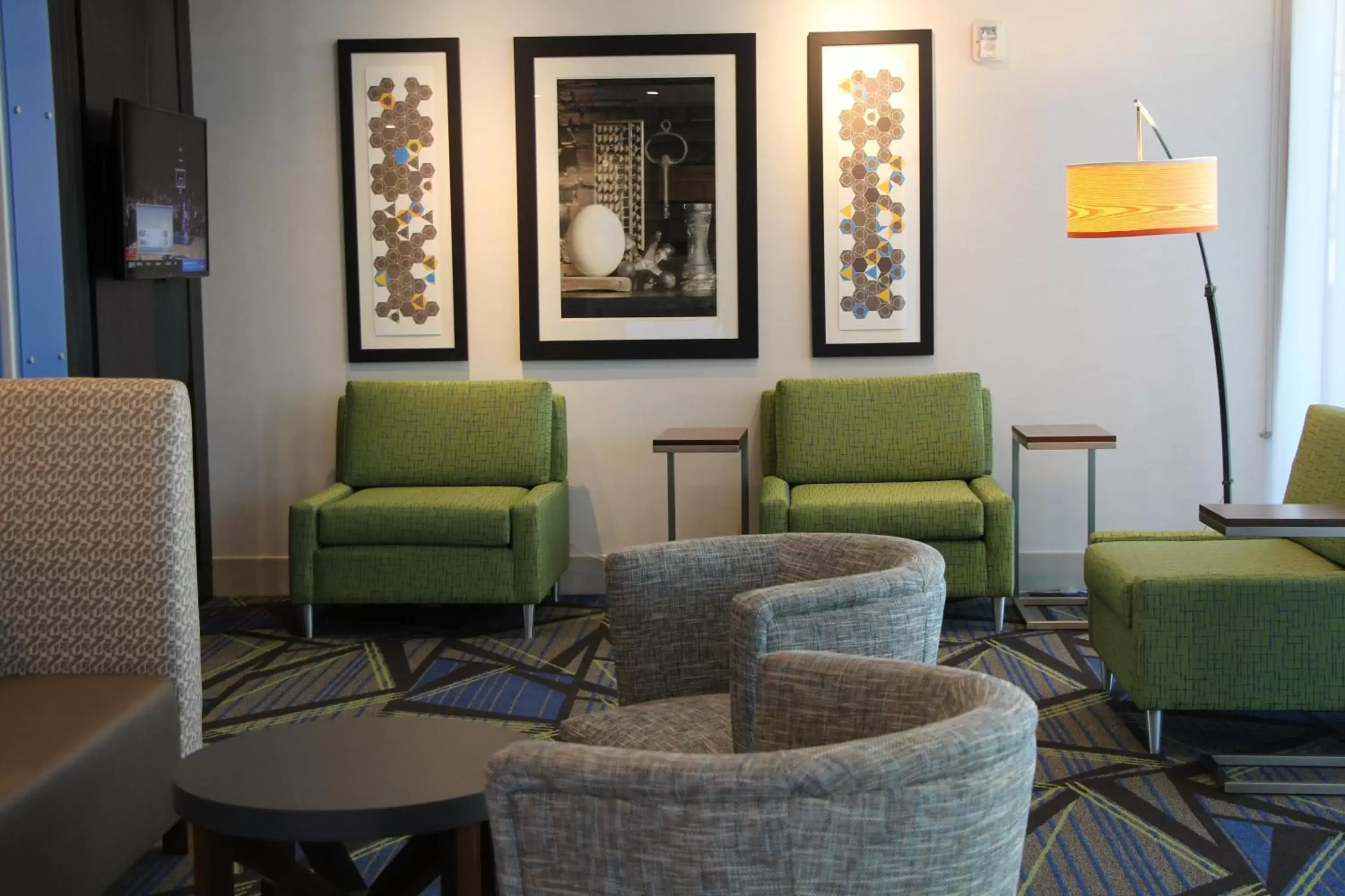 Property building, Seating Area in Holiday Inn Express & Suites - Phoenix - Airport North, an IHG Hotel