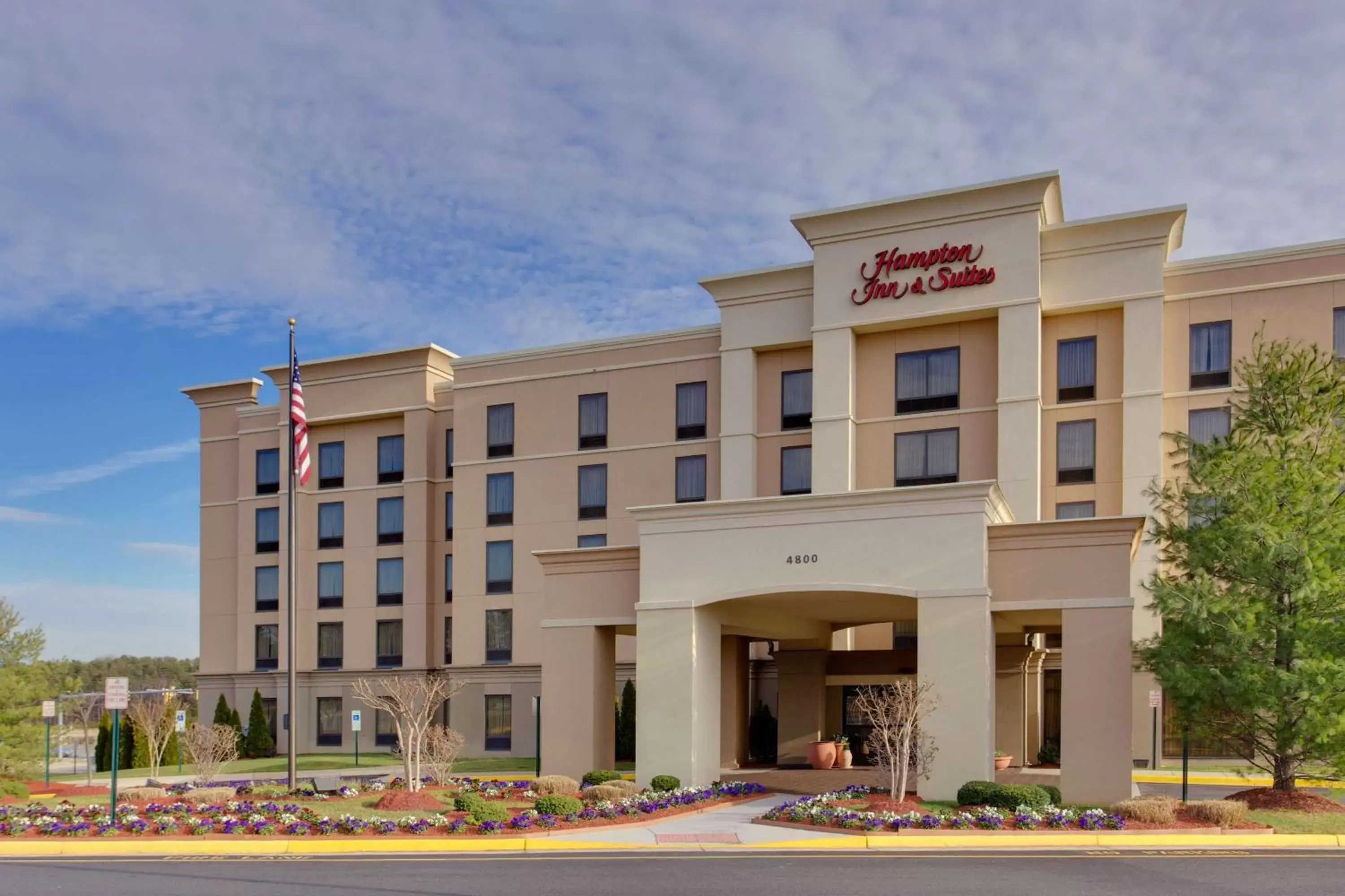 Property Building in Hampton Inn and Suites Fredericksburg South