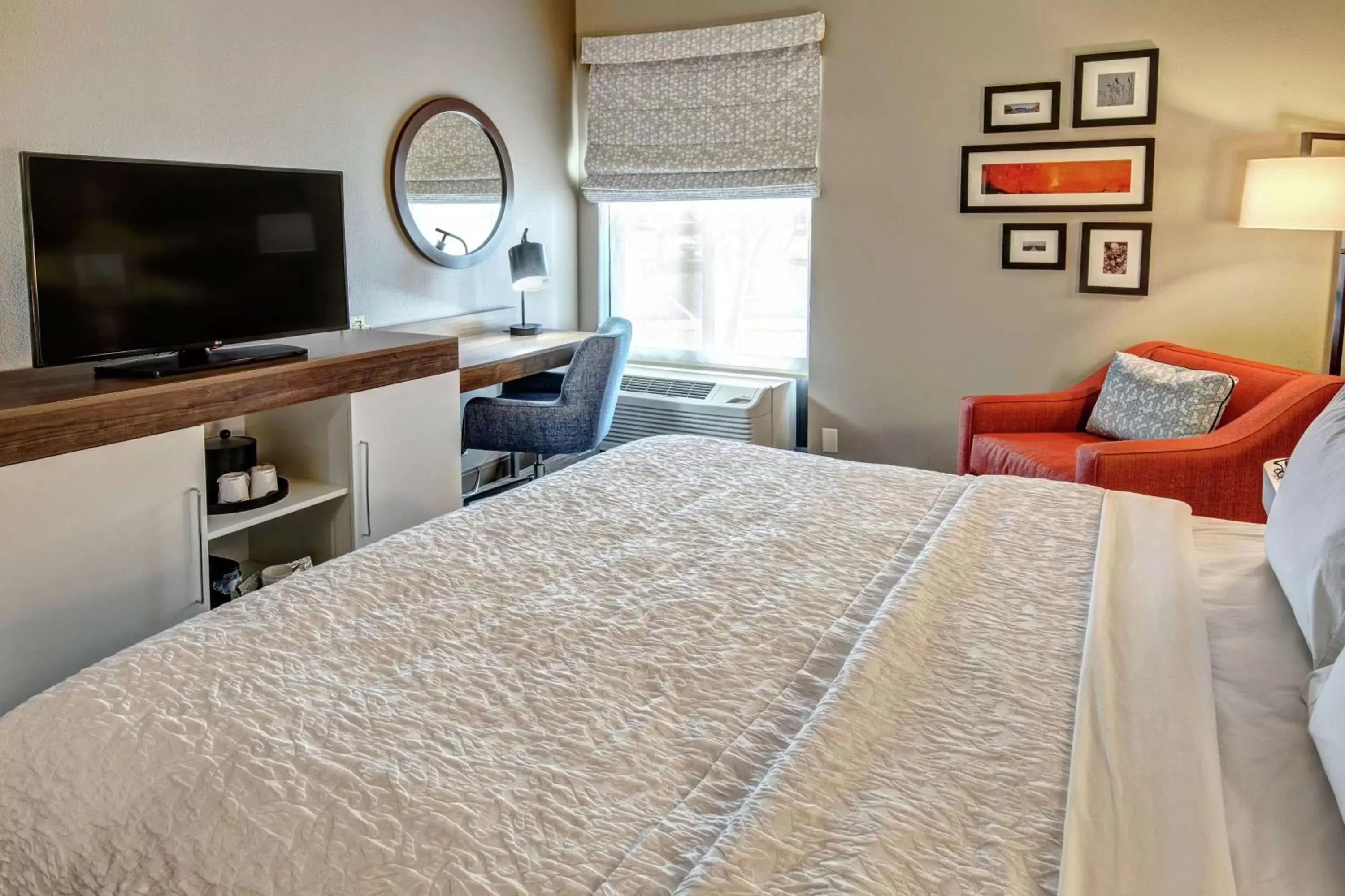 Bedroom, Bed in Hampton Inn Elizabeth City