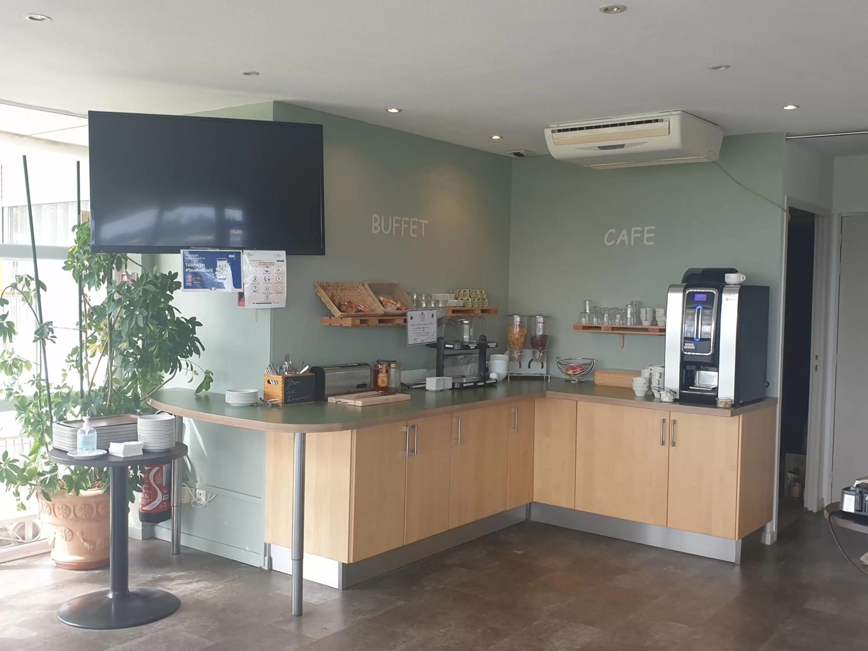 Breakfast in Fasthotel Well Inn Mâcon sud - un hôtel FH Confort