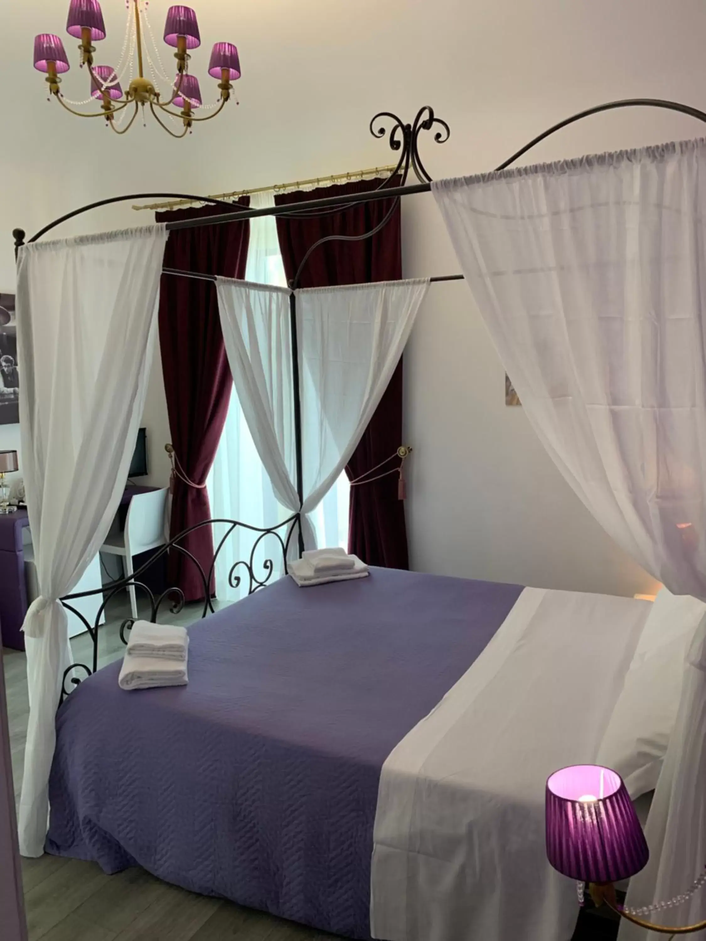 Bed in Duca di Uzeda Bed & Breakfast Luxury and Style