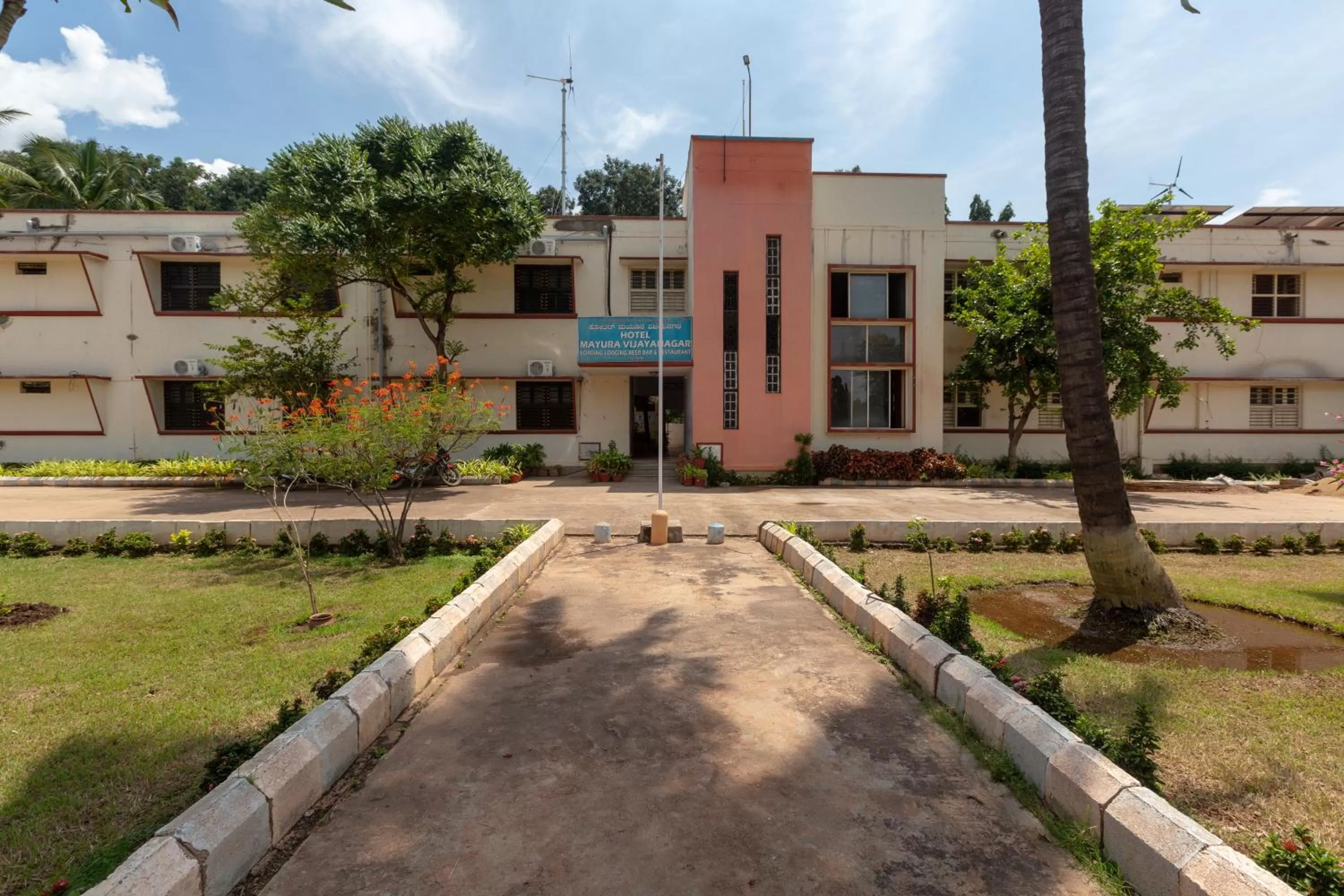 KSTDC Hotel Mayura Vijayanagara Hampi