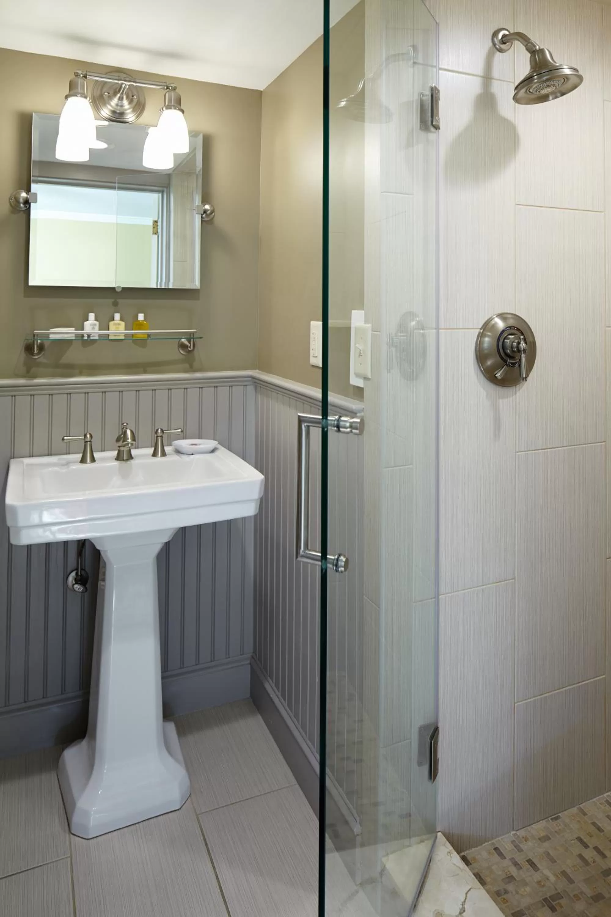 Shower in Concord's Colonial Inn