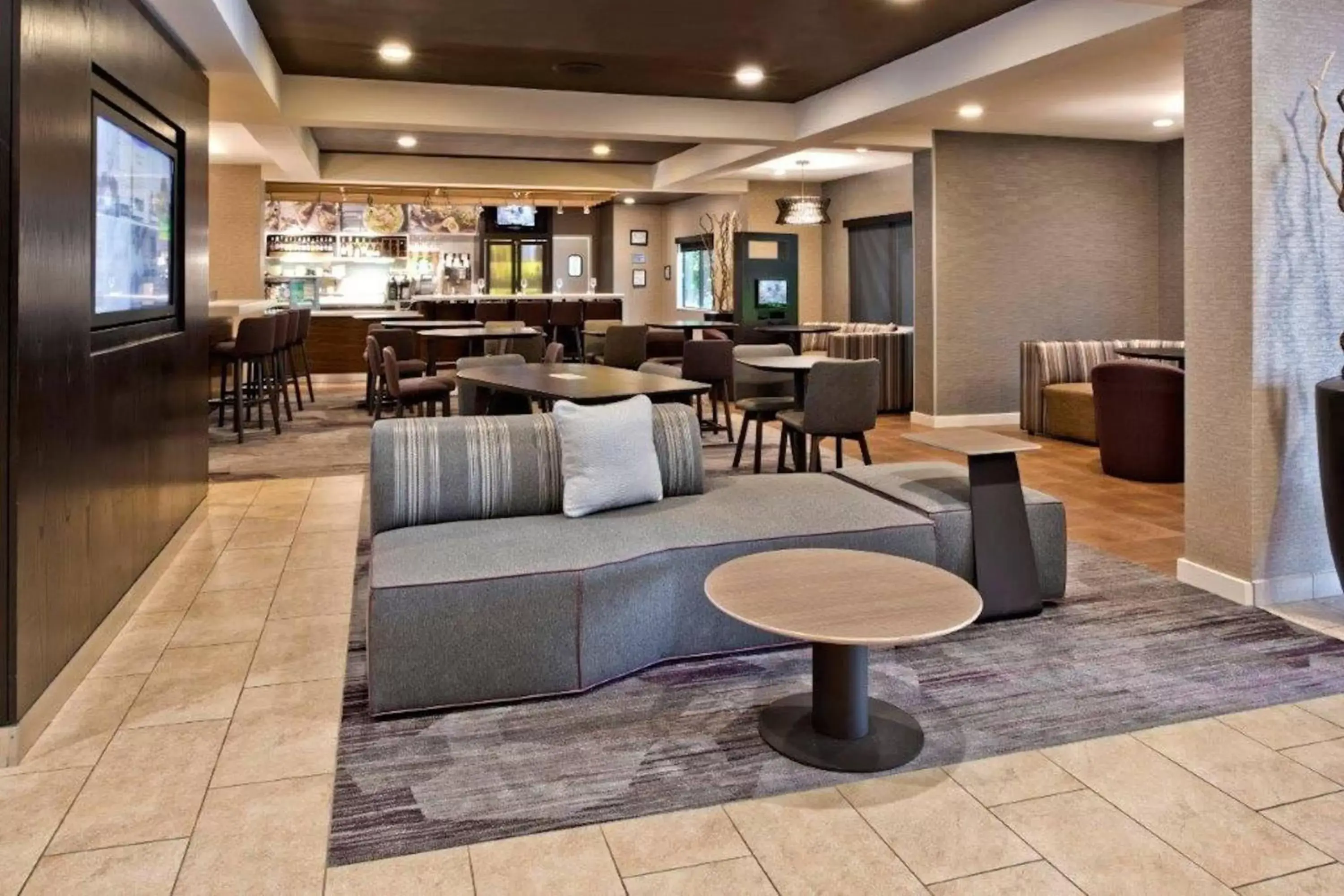 Restaurant/places to eat, Lounge/Bar in Courtyard Charlotte Ballantyne-NEWLY RENOVATED
