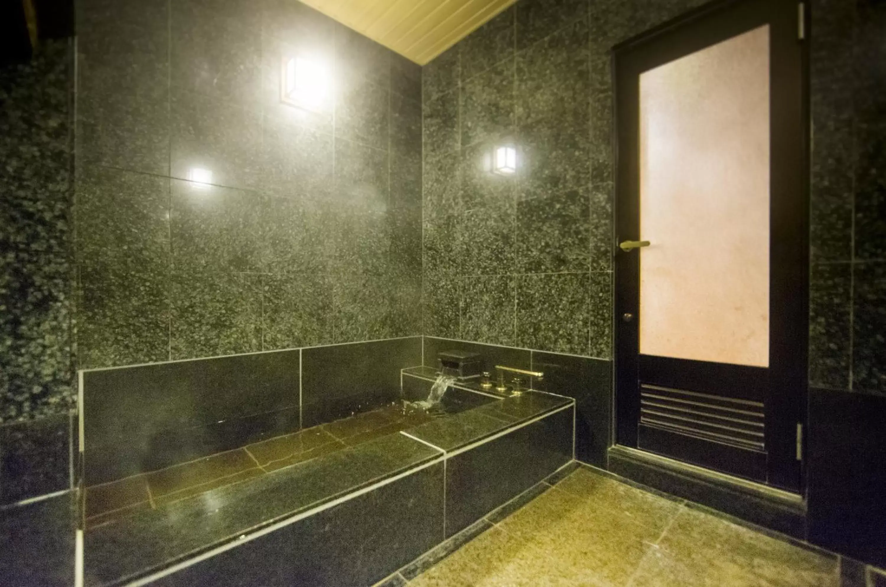 Hot Tub, Bathroom in Premier Hotel -CABIN- Obihiro