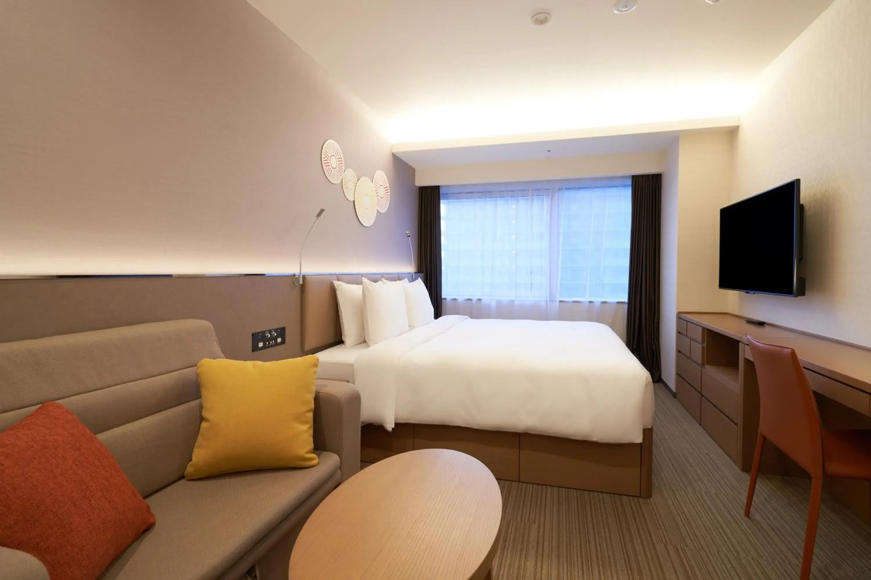 Photo of the whole room in Holiday Inn & Suites Shin Osaka, an IHG Hotel