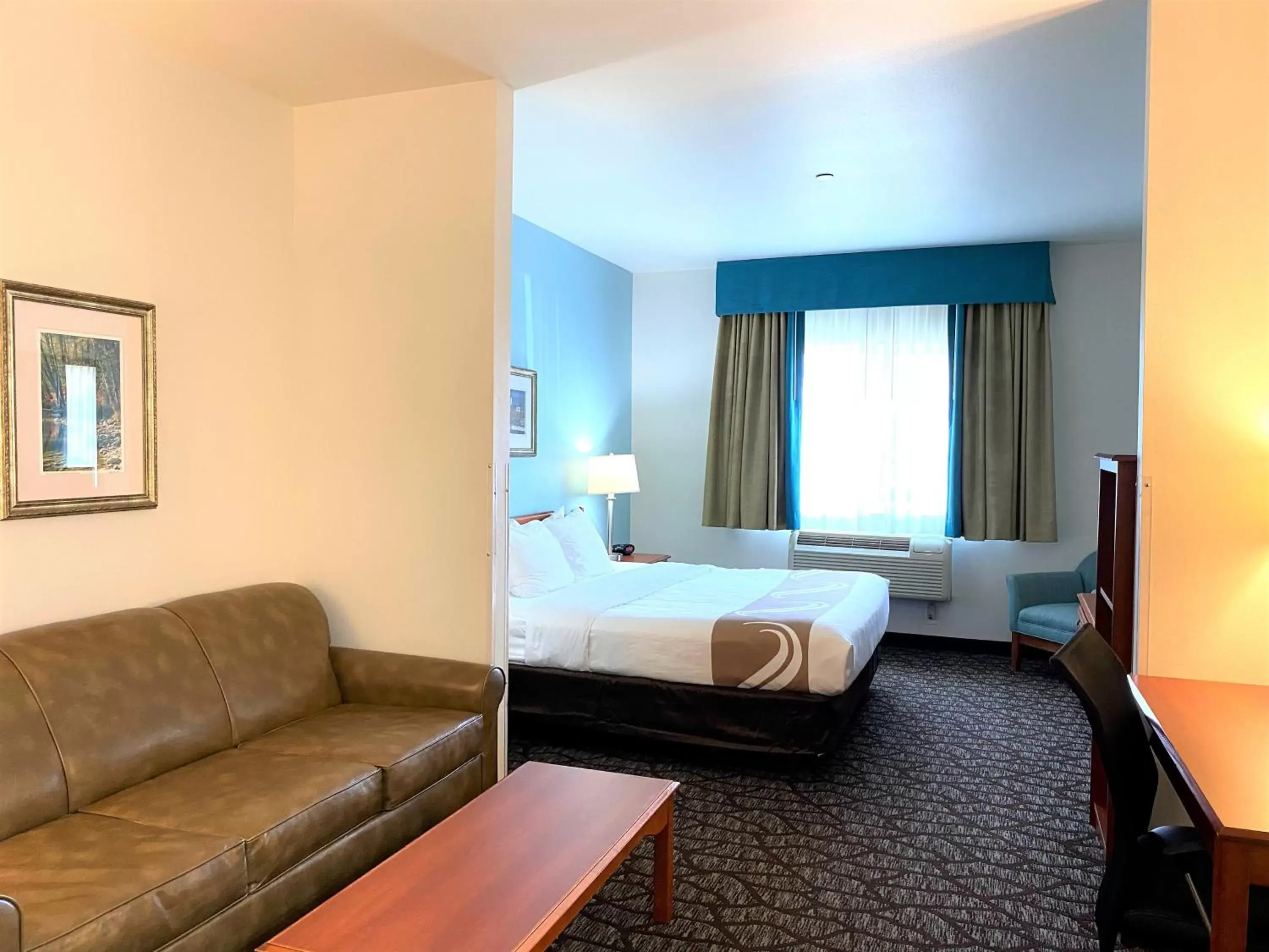 Bed in Quality Inn & Suites Sequim at Olympic National Park