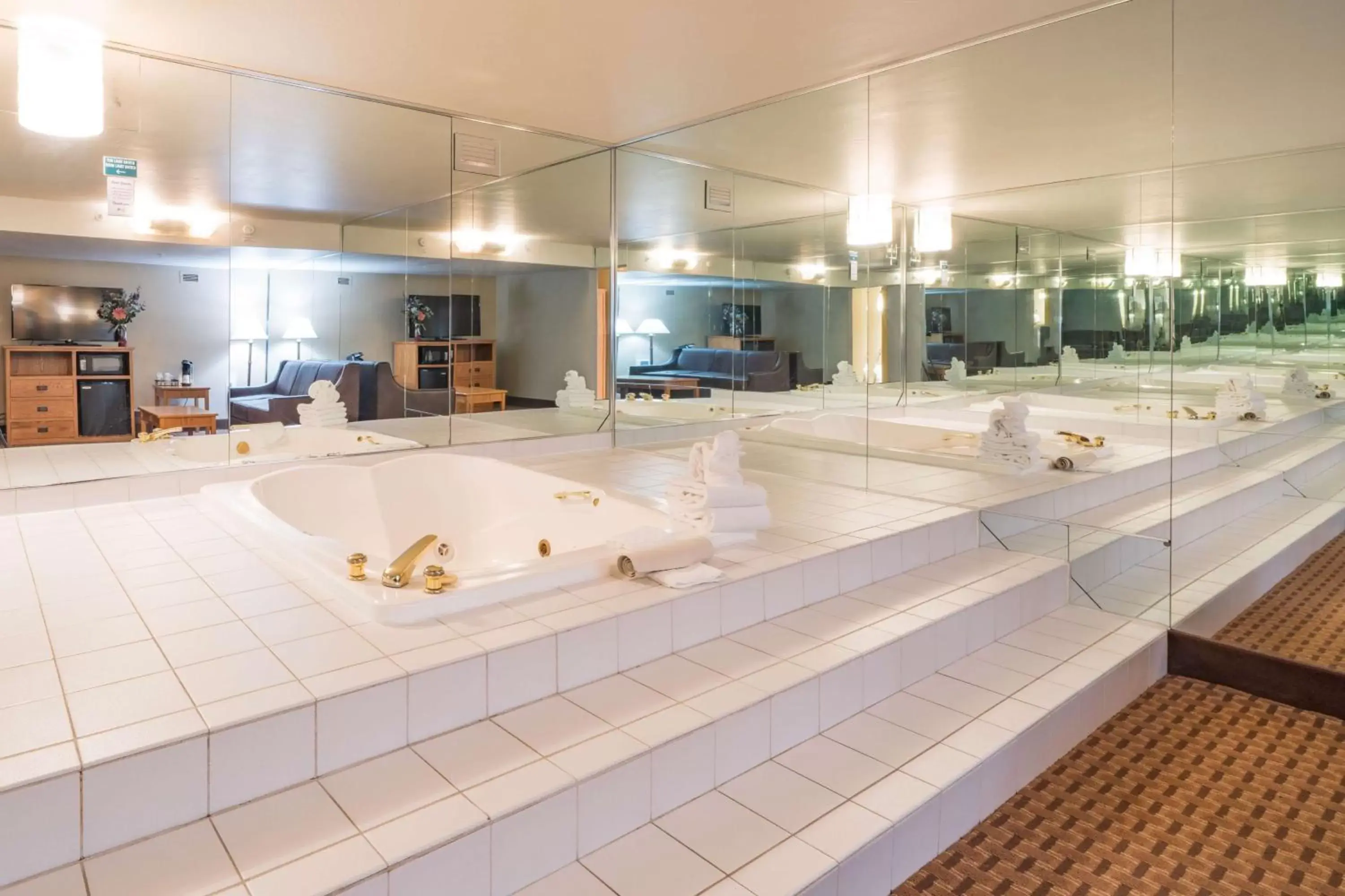 Spa and wellness centre/facilities in Best Western Plus GranTree Inn