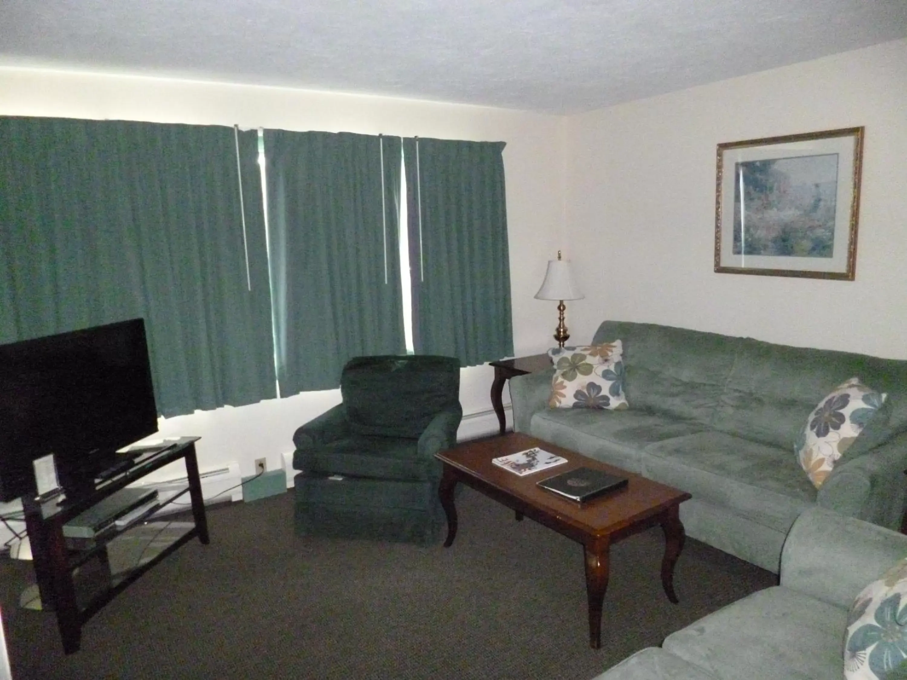 Seating Area in Stowe Motel & Snowdrift