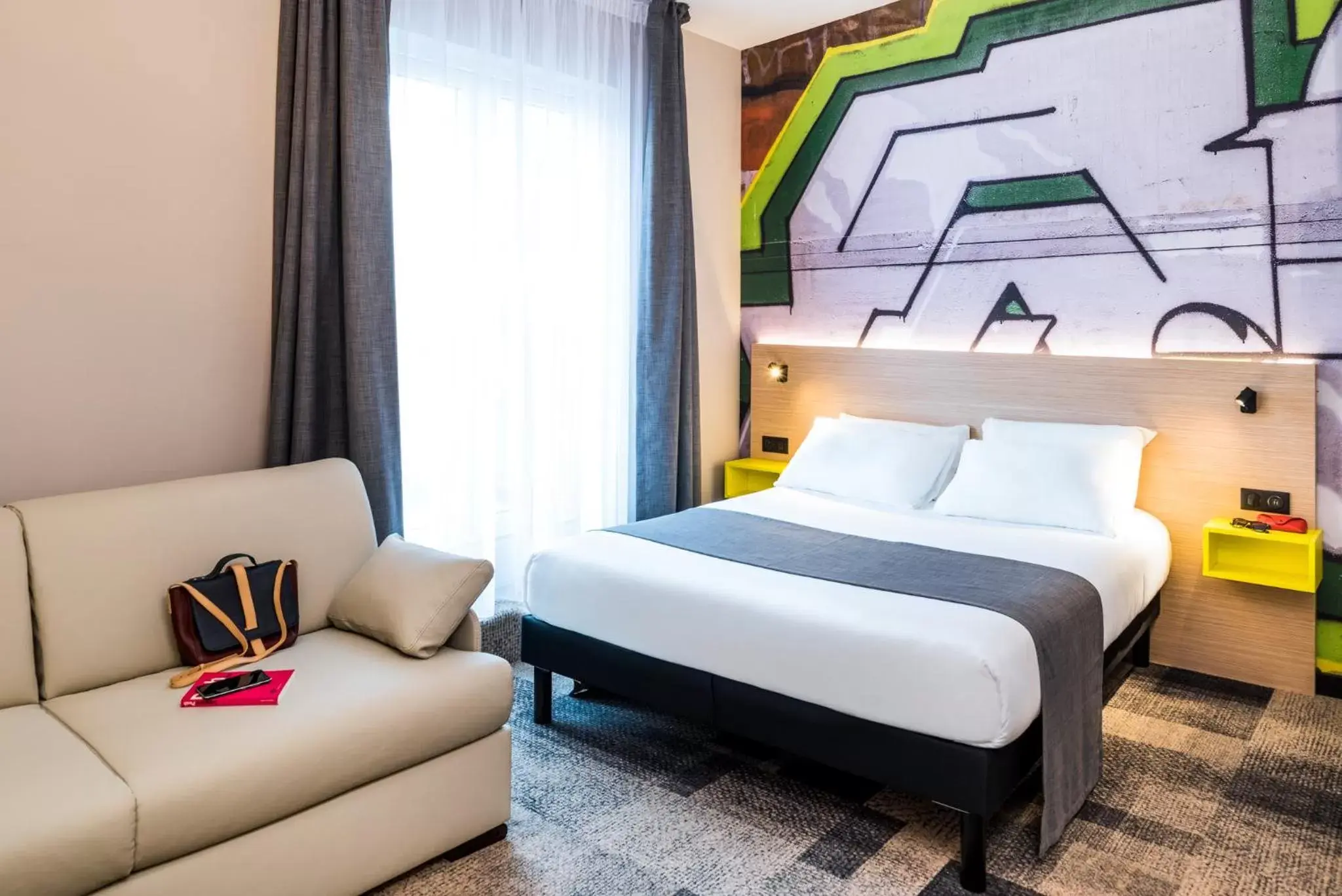 Property building, Bed in ibis Styles Clamart Gare Grand Paris Property building, Bed in ibis Styles Clamart Gare Grand Paris