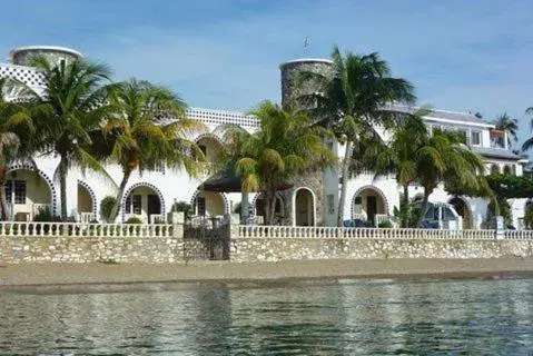 Swimming Pool in Squares Beachside Apartments