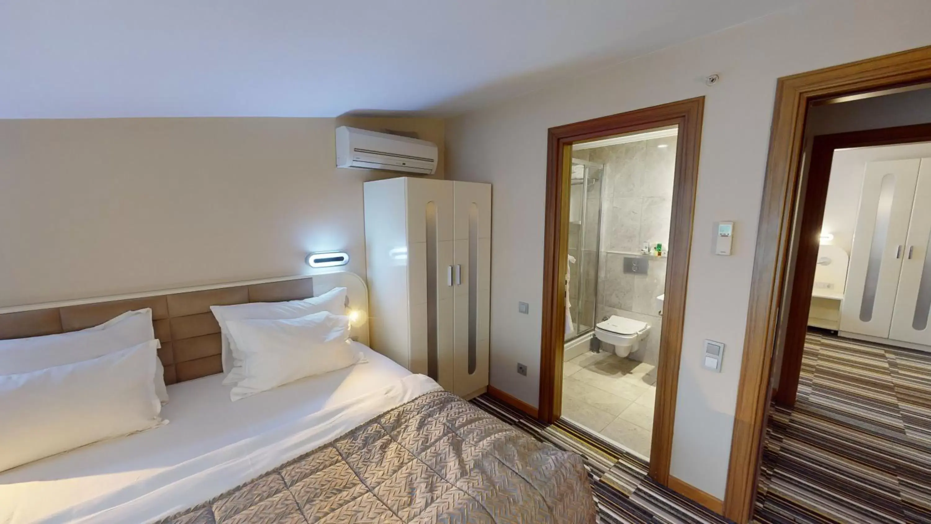 Bathroom, Bed in Mimi Hotel Ankara