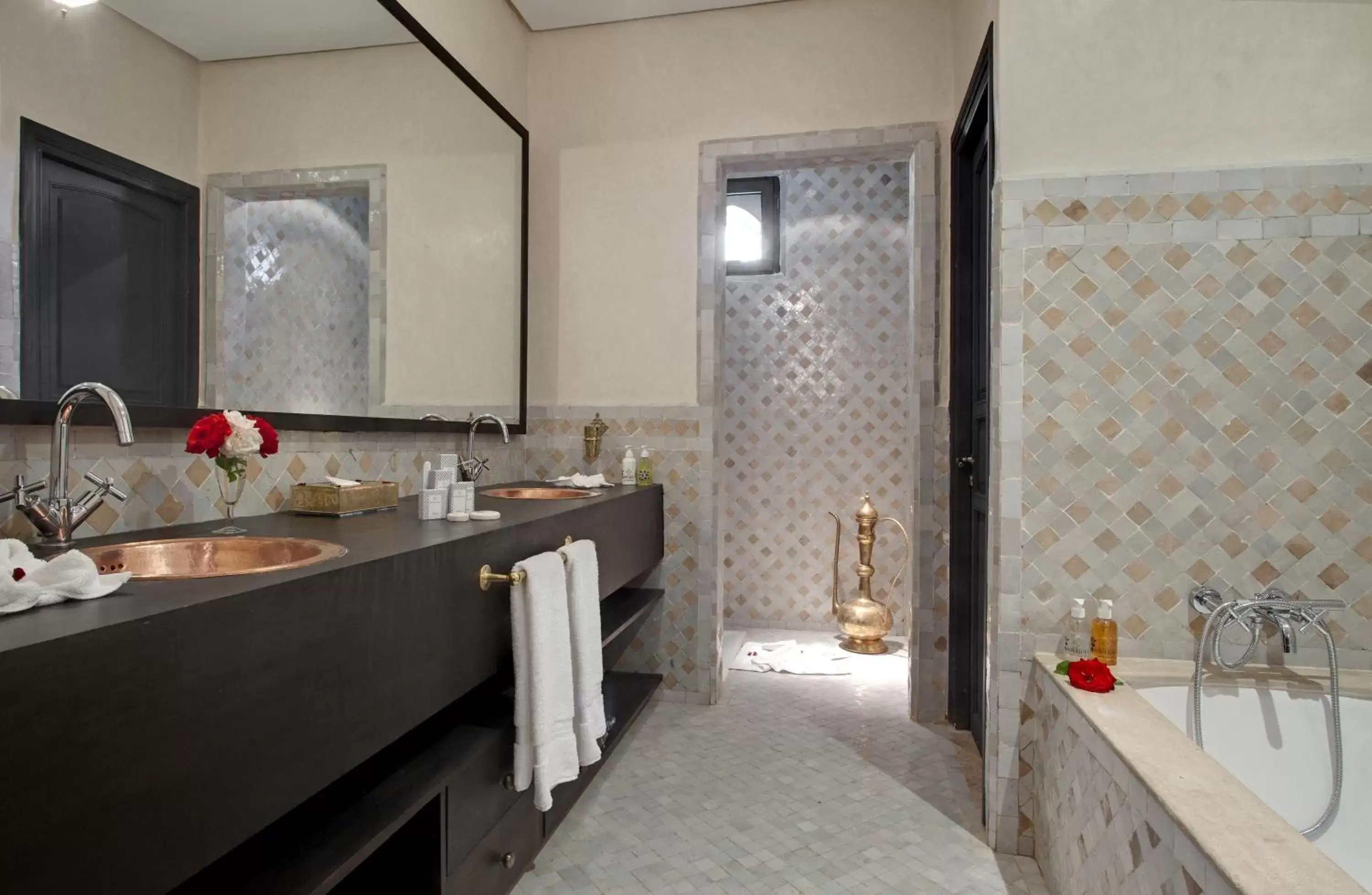 Bathroom, Kitchen/Kitchenette in Palais de l'O